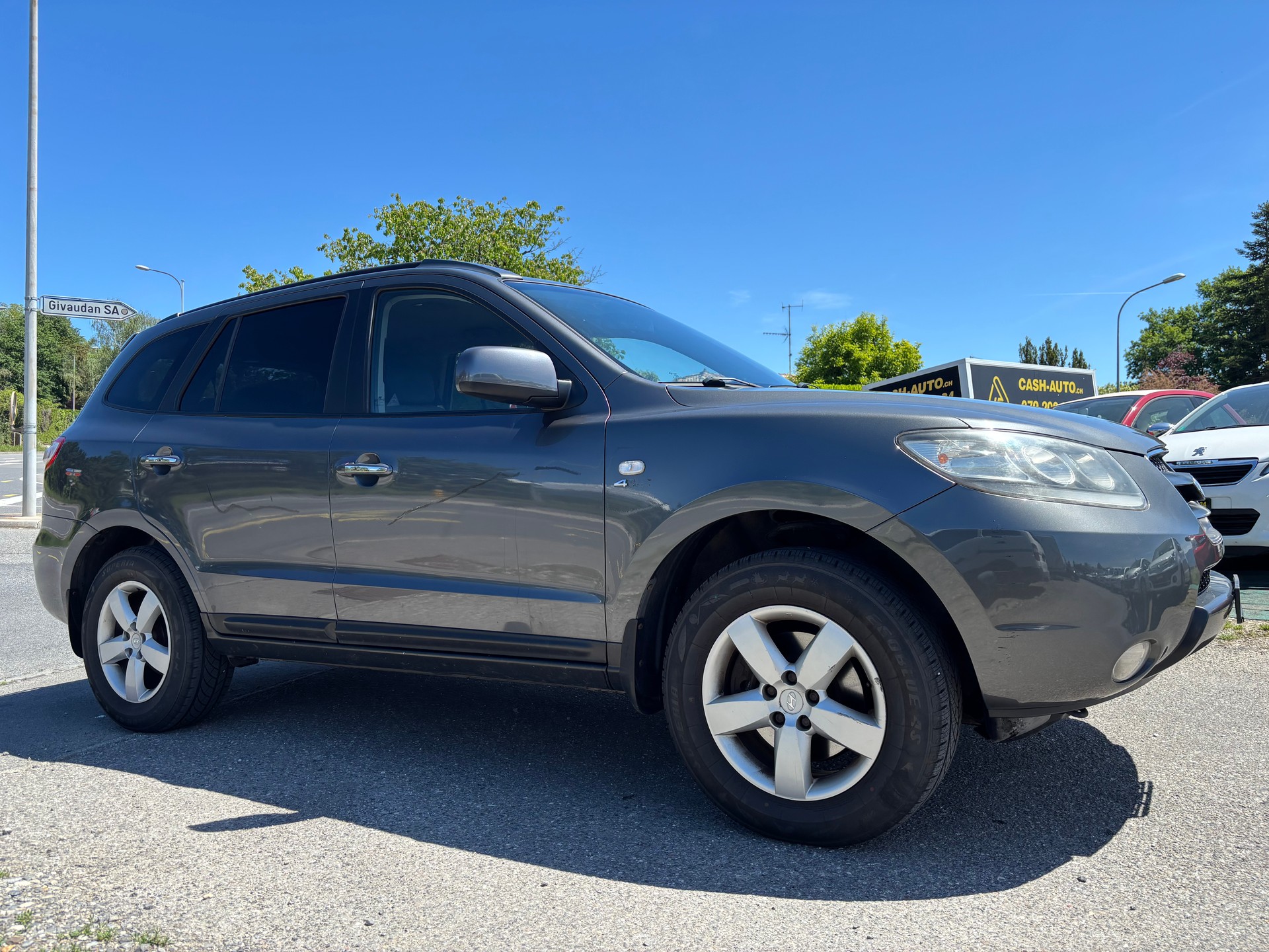 HYUNDAI Santa Fe 2.2 CRDi Premium 4WD Automatic-image-2