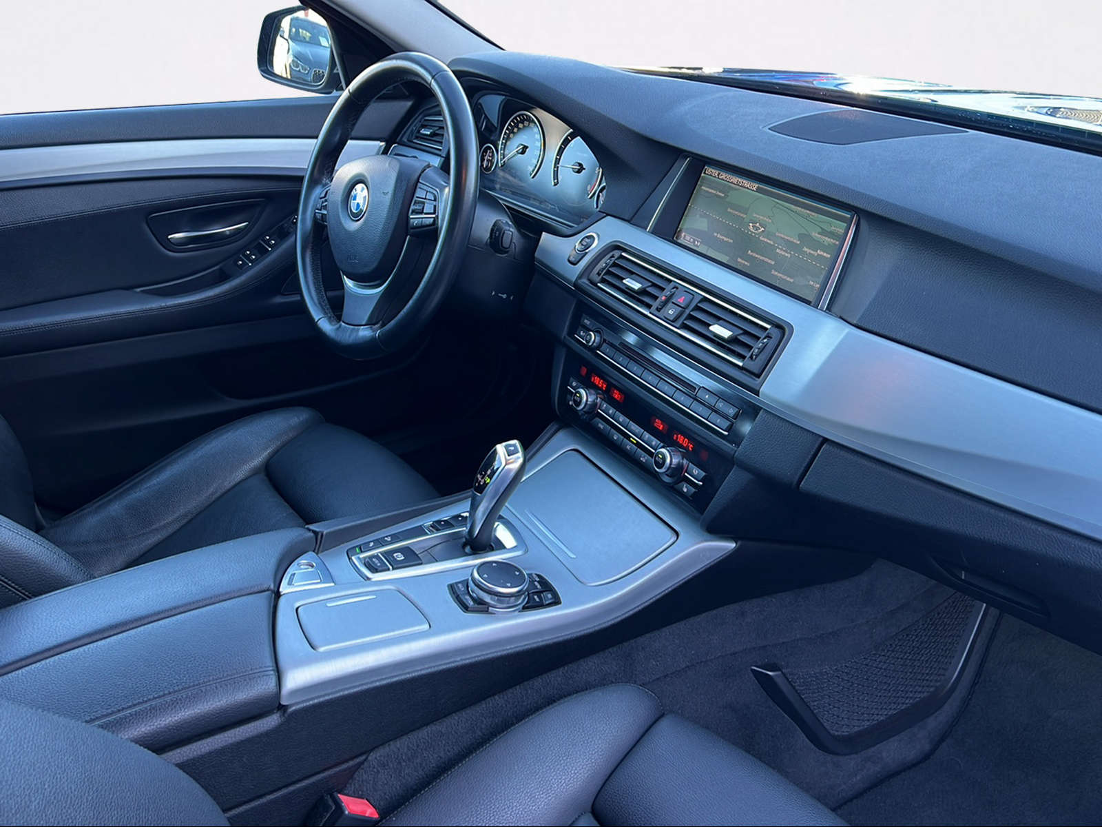 BMW 530d Touring xDrive Steptronic-image-1