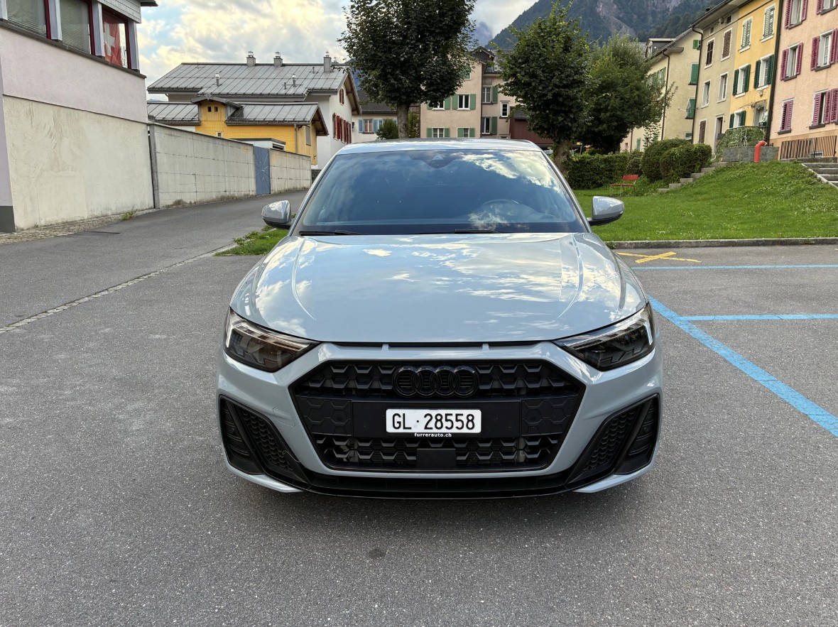 AUDI 1.0 30 TFSI S Line Attraction S-Tronic | Vollausstattung-image-2