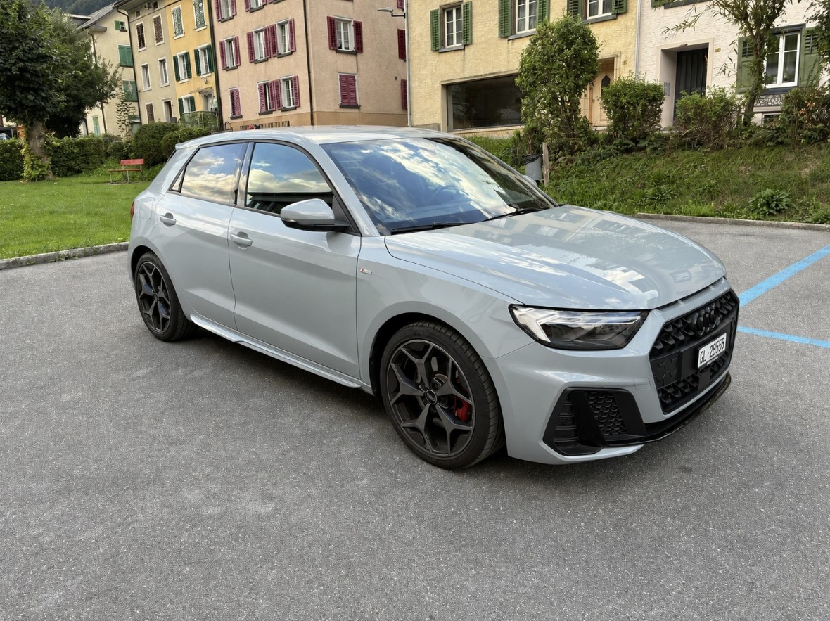 AUDI 1.0 30 TFSI S Line Attraction S-Tronic | Vollausstattung-image-1