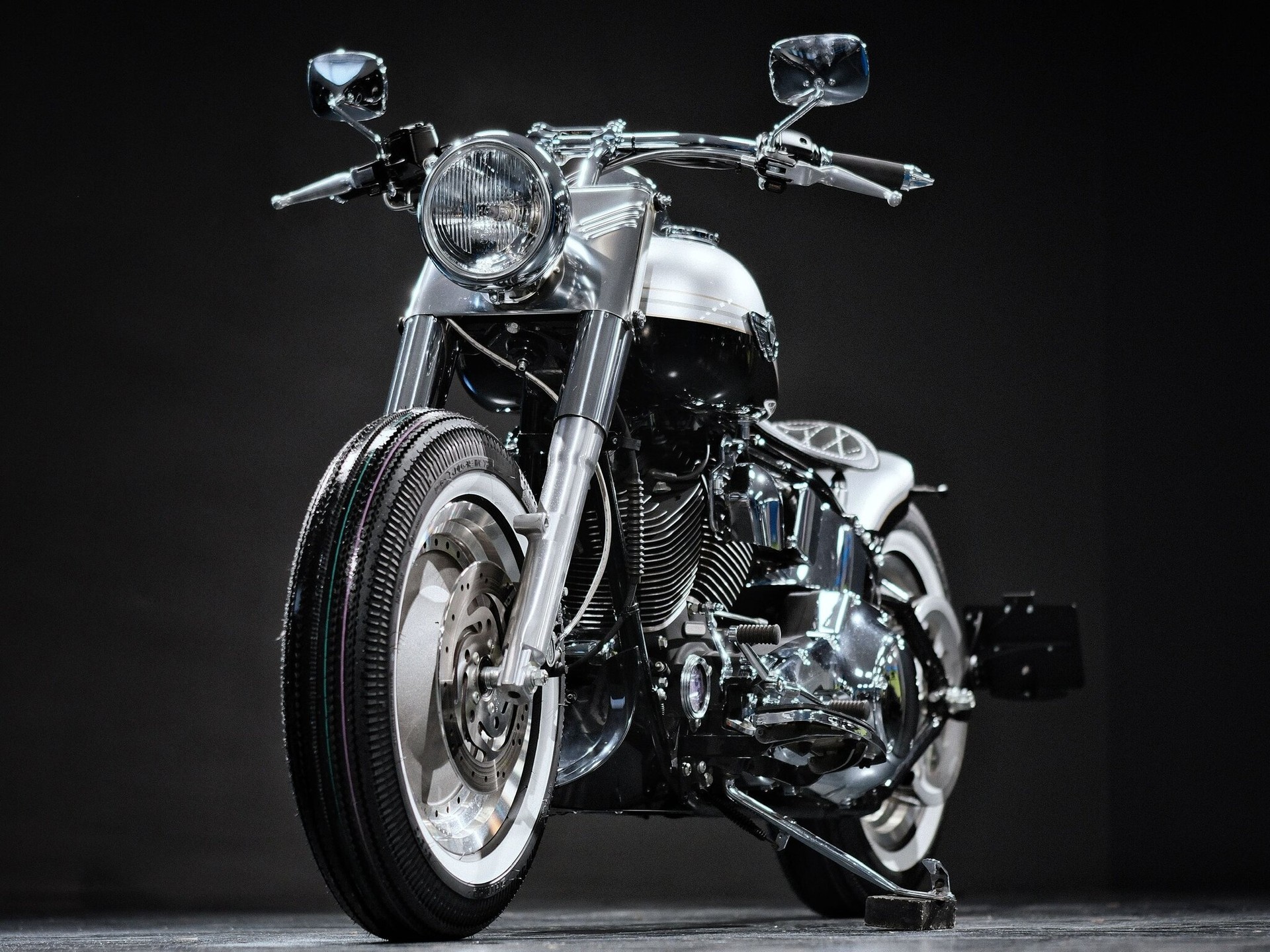 HARLEY-DAVIDSON FLSTF-I Fat Boy-showroom-element-3