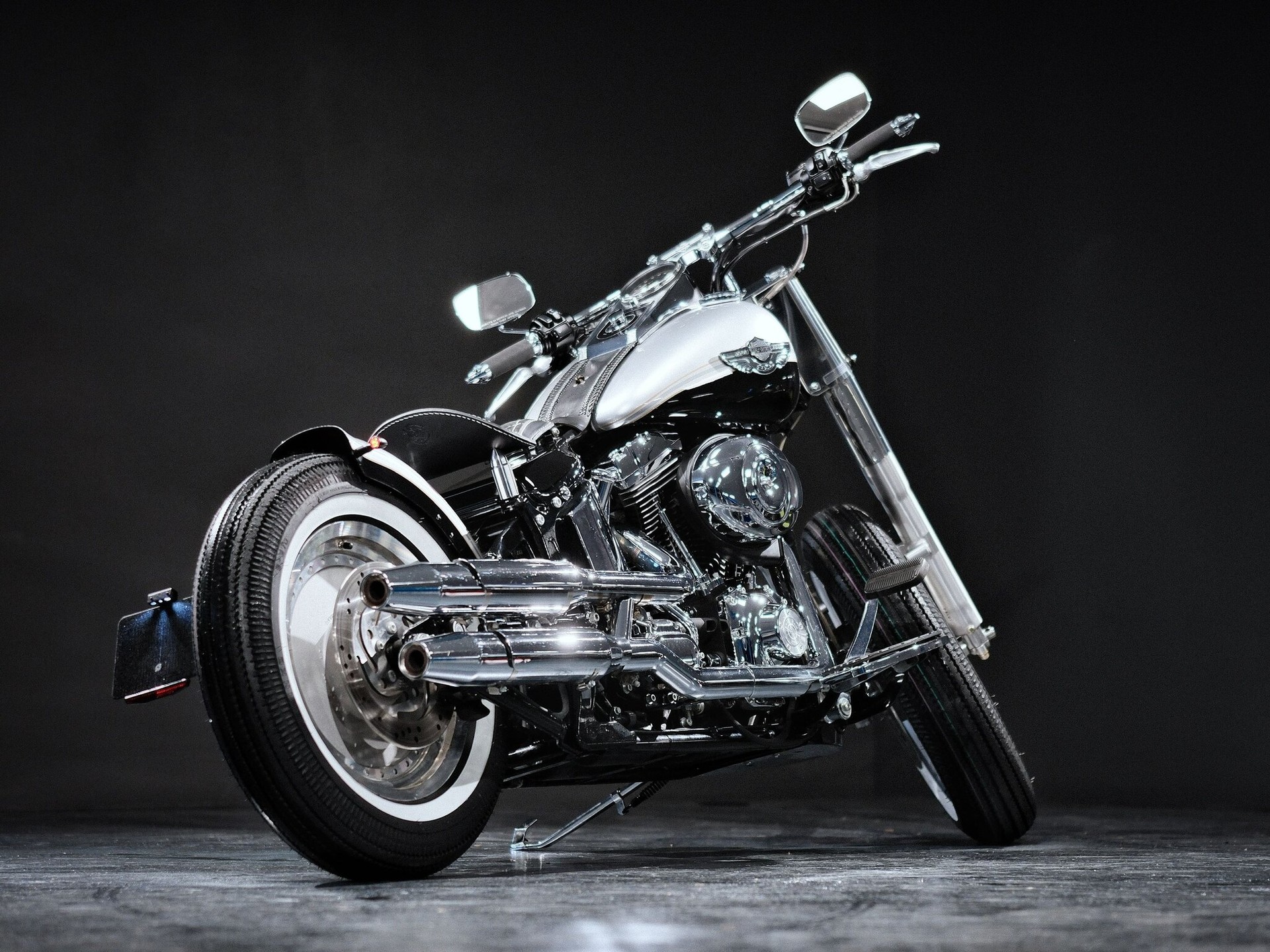 HARLEY-DAVIDSON FLSTF-I Fat Boy-showroom-element-1