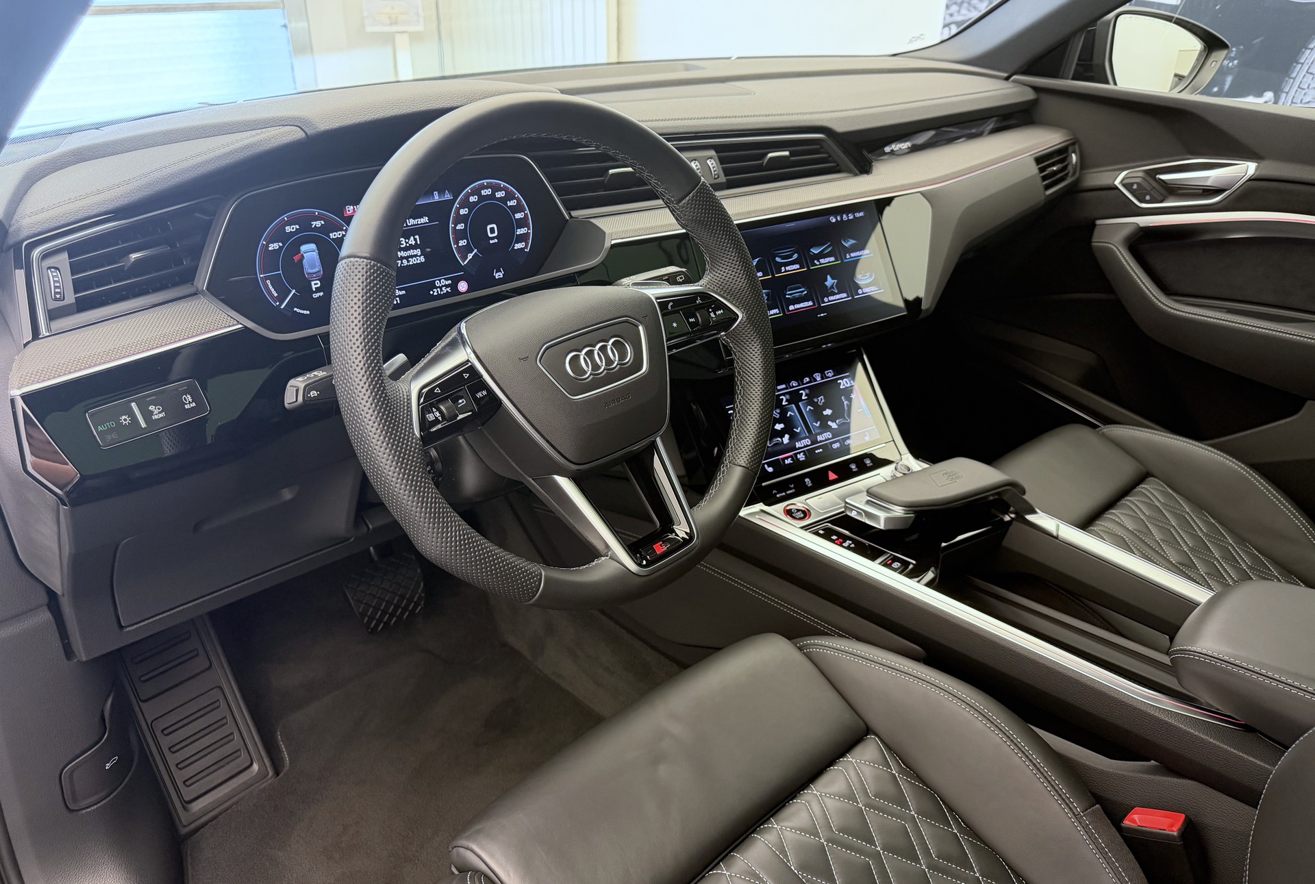 AUDI e-tron S quattro-image-7