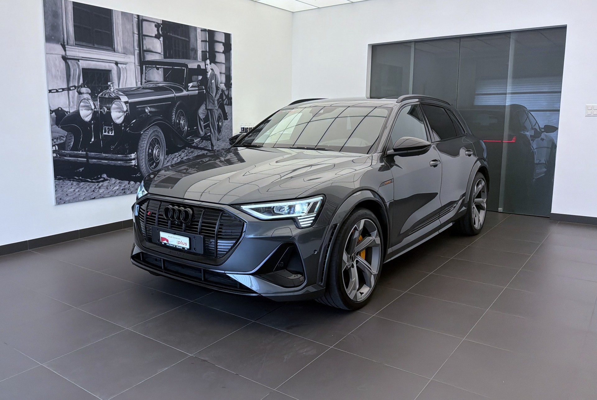 AUDI e-tron S quattro-image-0