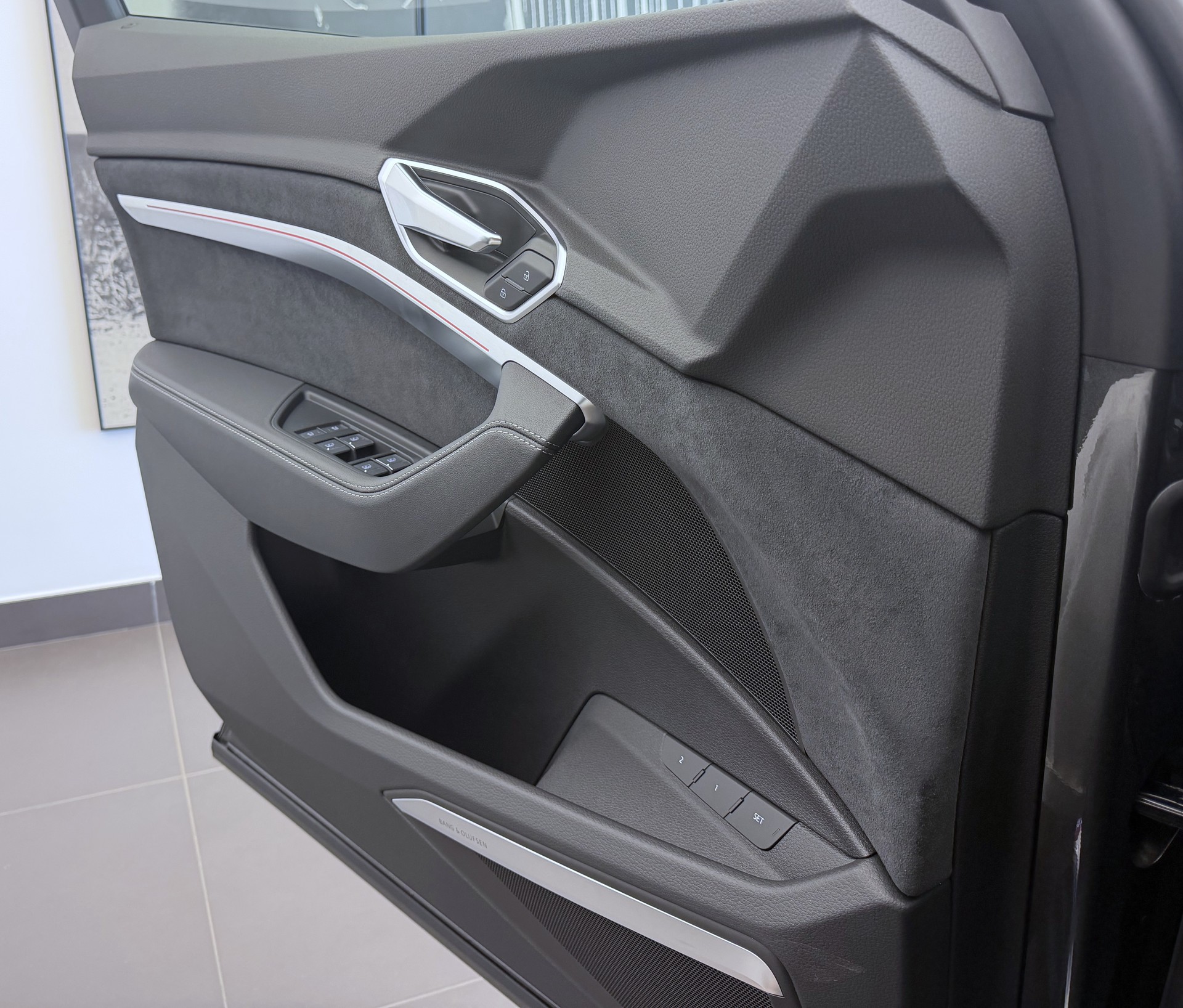 AUDI e-tron S quattro-image-4