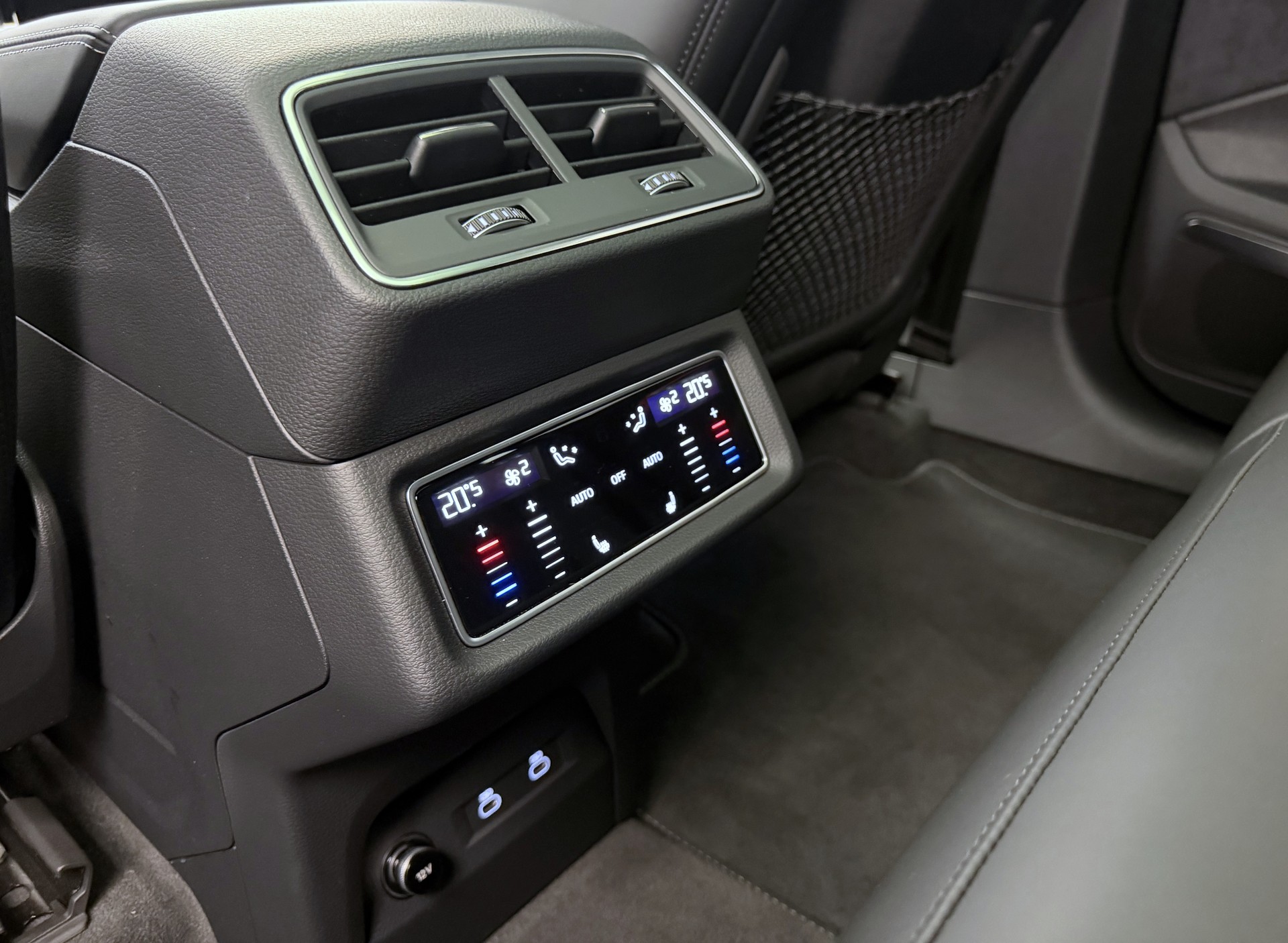 AUDI e-tron S quattro-image-22