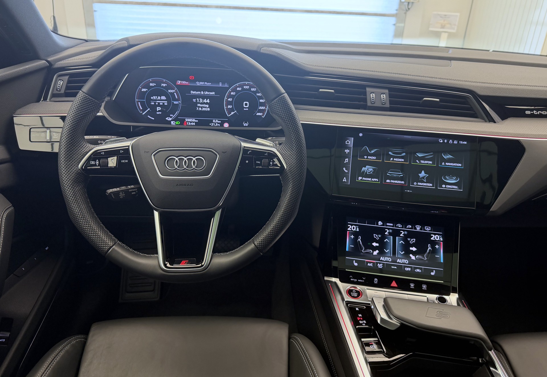 AUDI e-tron S quattro-image-8