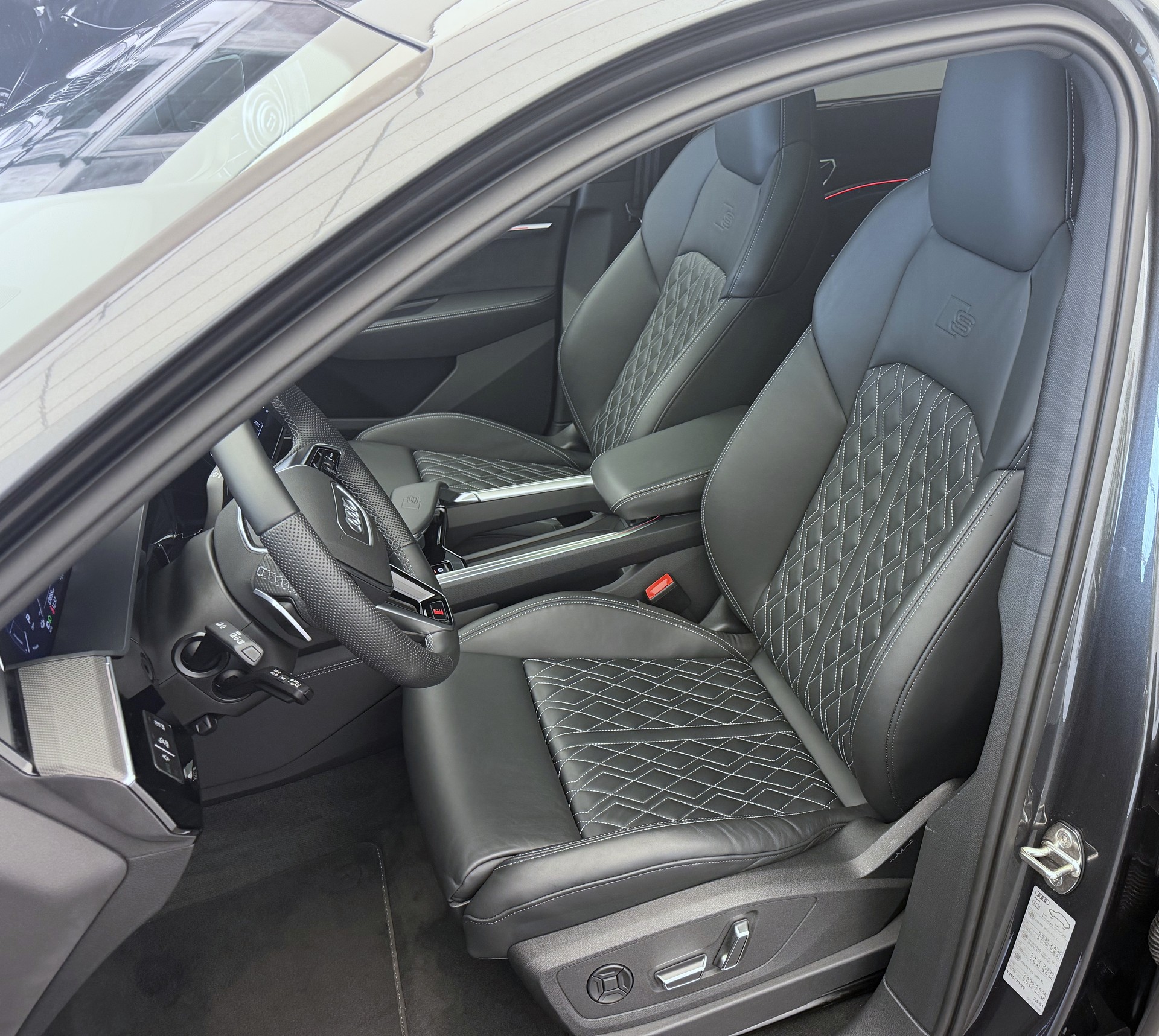 AUDI e-tron S quattro-image-5