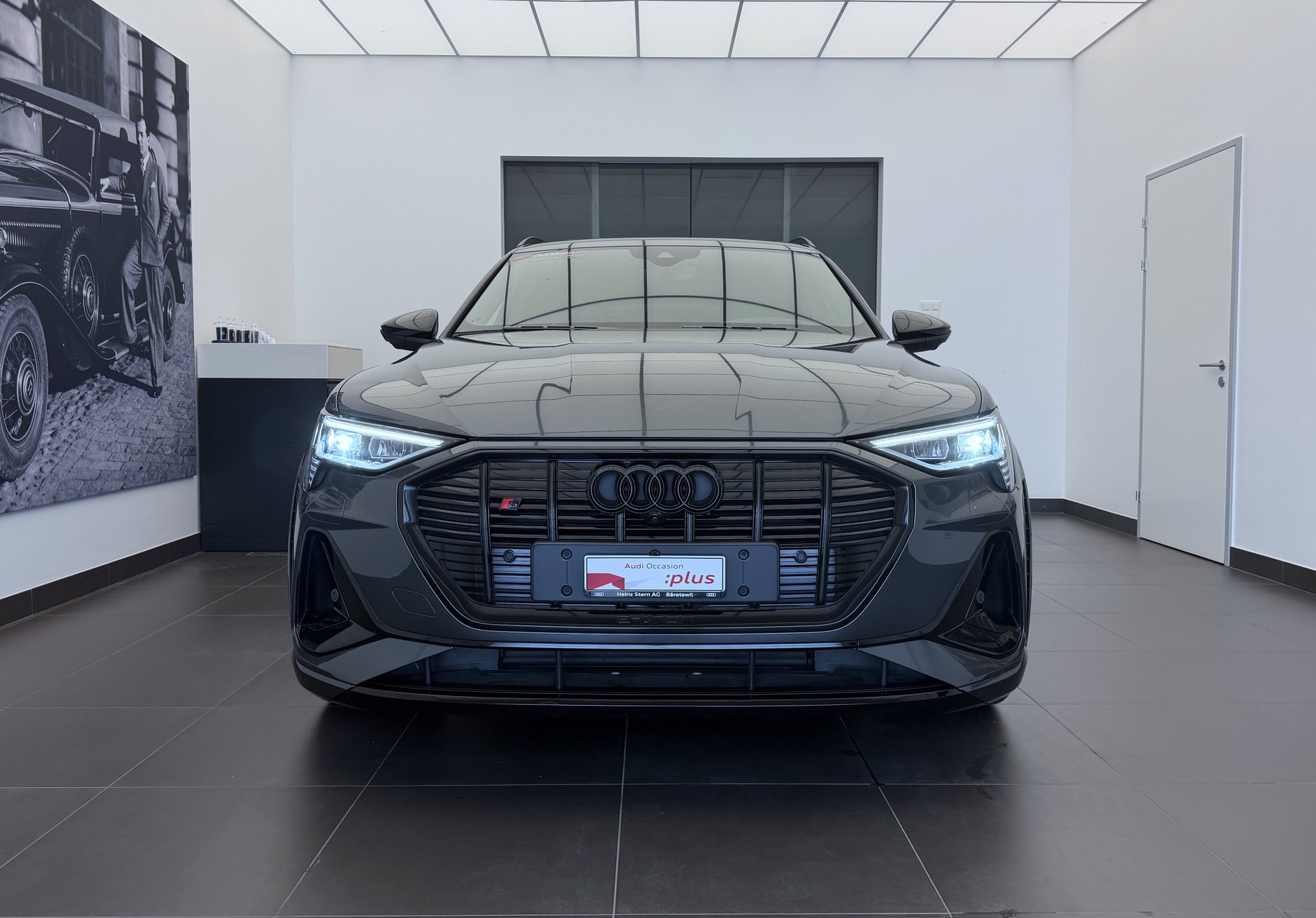 AUDI e-tron S quattro-image-1