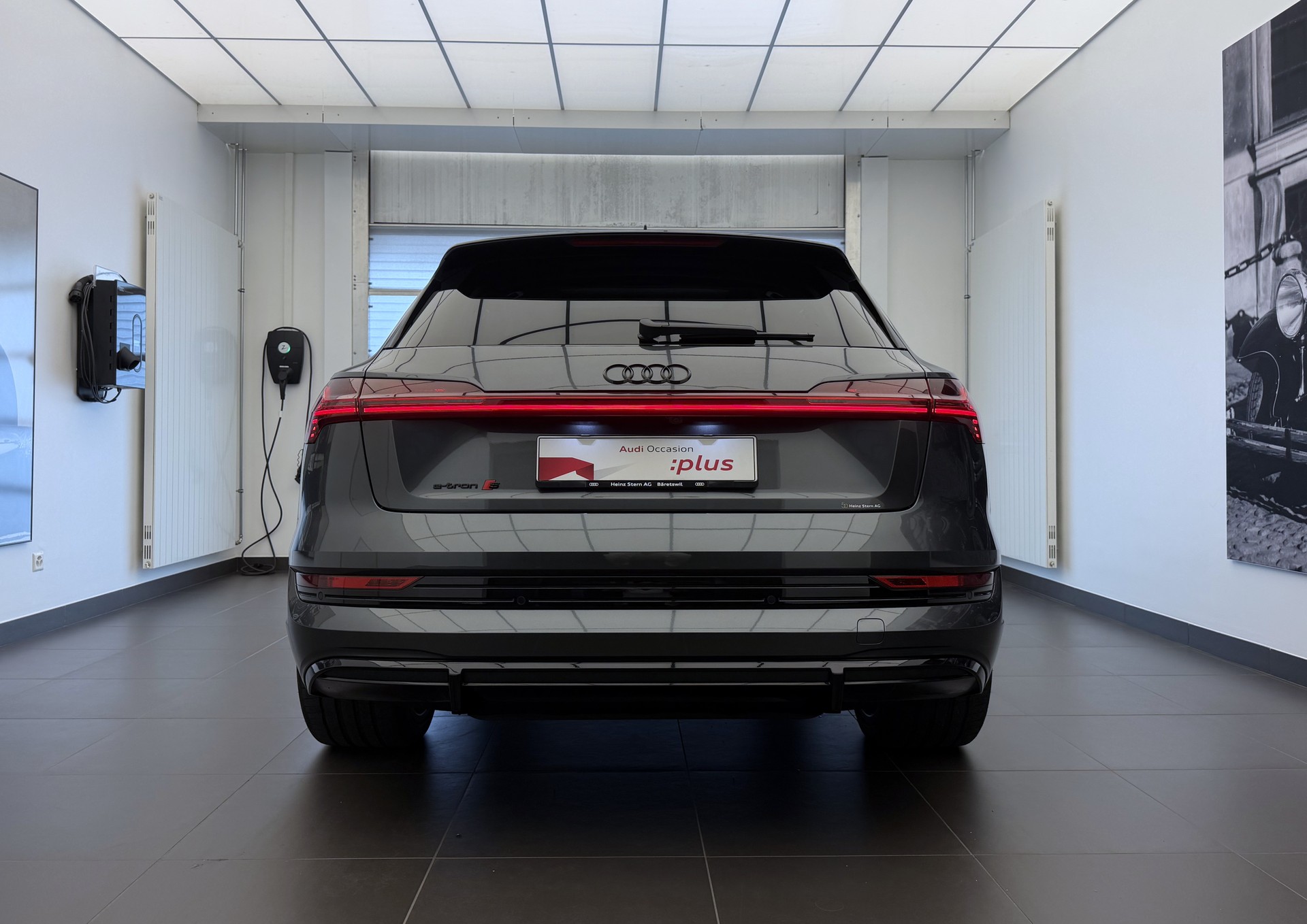 AUDI e-tron S quattro-image-28