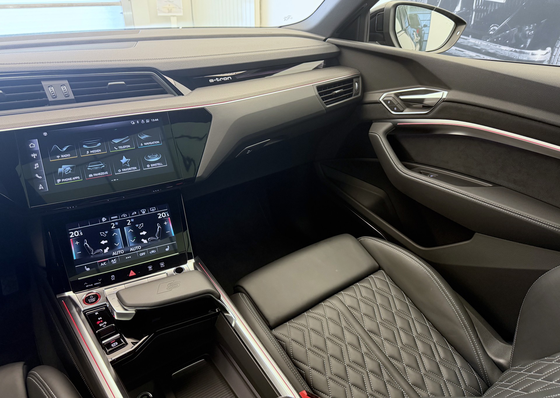 AUDI e-tron S quattro-image-18