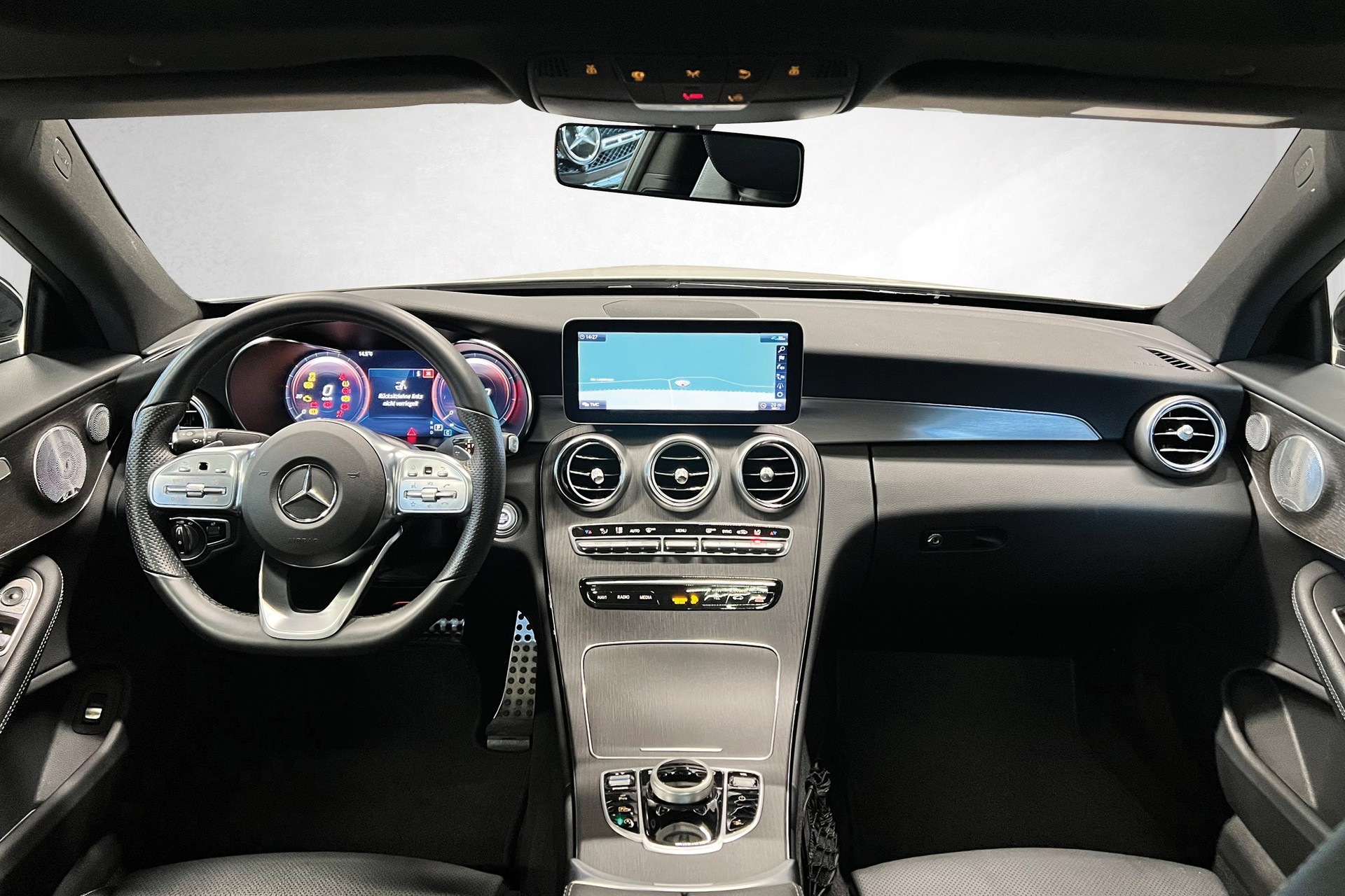 MERCEDES-BENZ C 300 AMG Line 9G-Tronic-image-4