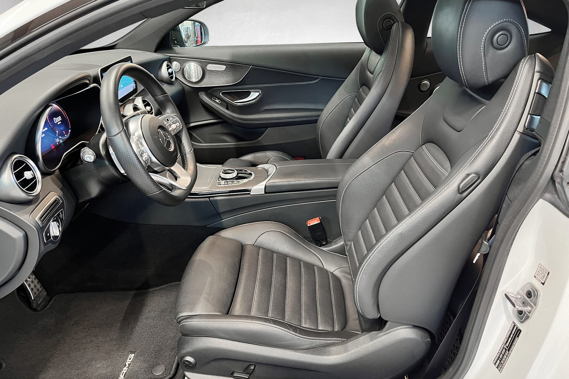 MERCEDES-BENZ C 300 AMG Line 9G-Tronic-image-5