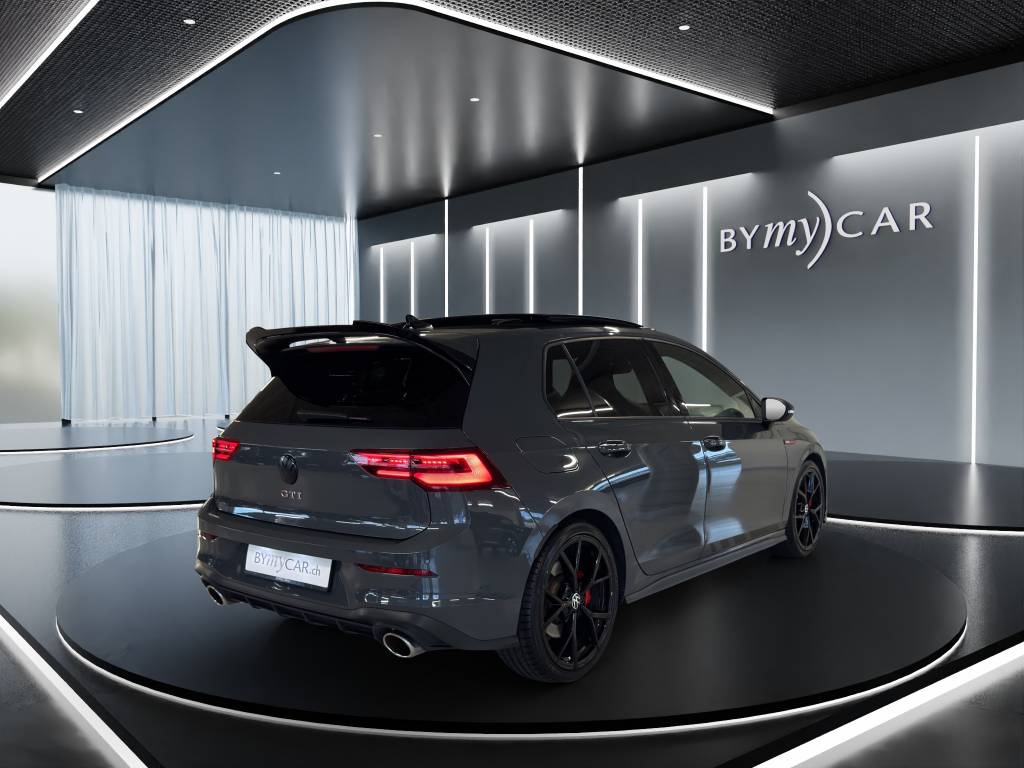 VW Golf 2.0 TSI GTI Clubsport DSG // Système HIFI harman-kardon / Toit panoramique ouvrant / IQ.LIGHT - Phares Matrix LED-image-4