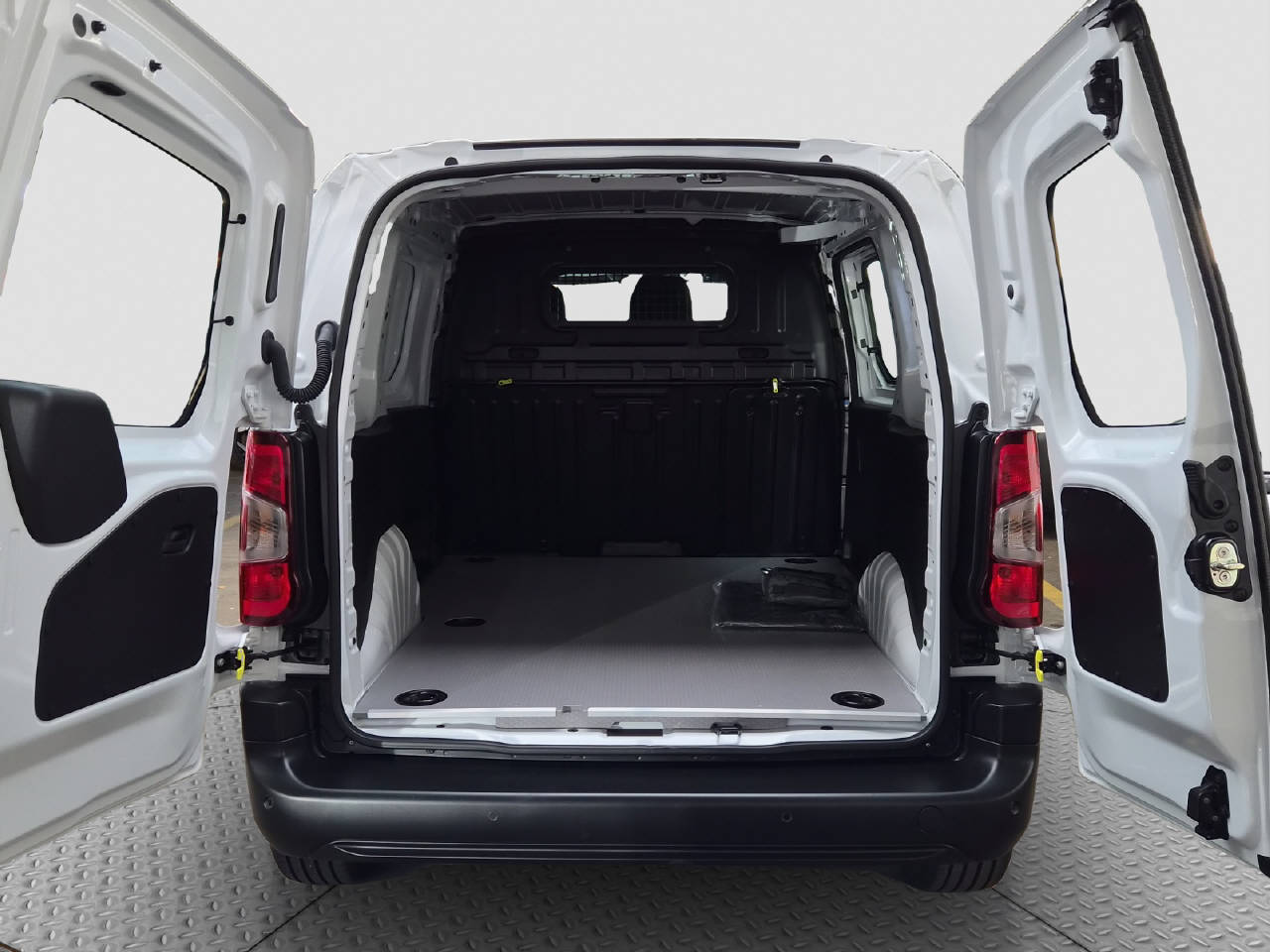 TOYOTA PROACE CITY Van L1 1.5 D Active-image-14