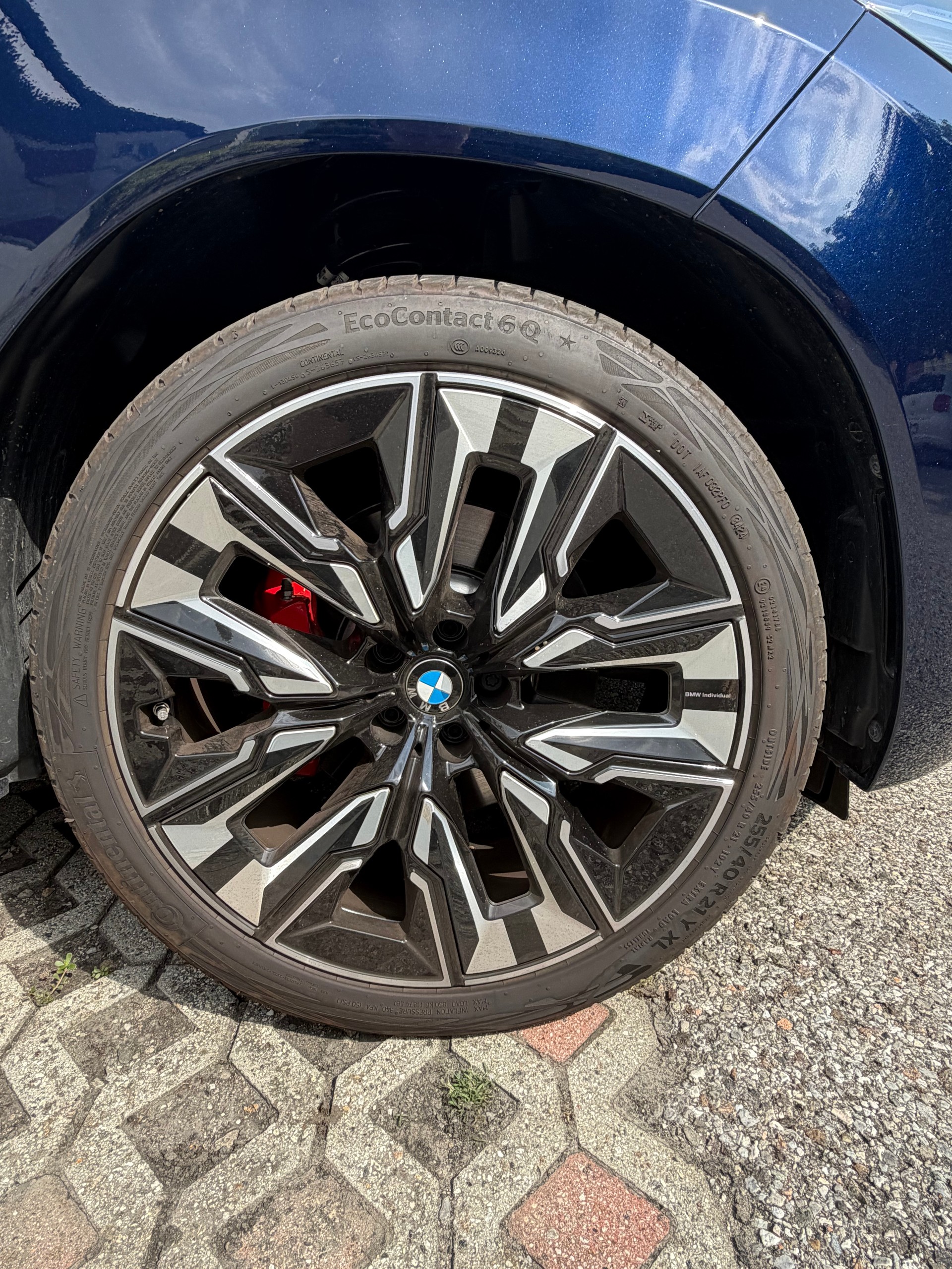 BMW 30e xDrive-image-4