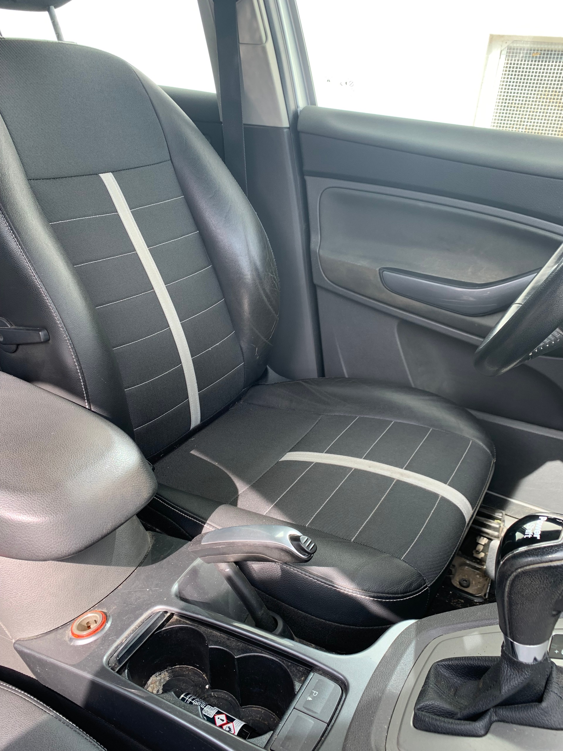 FORD Kuga 2.0 TDCi Titanium 4WD PowerShift-image-8