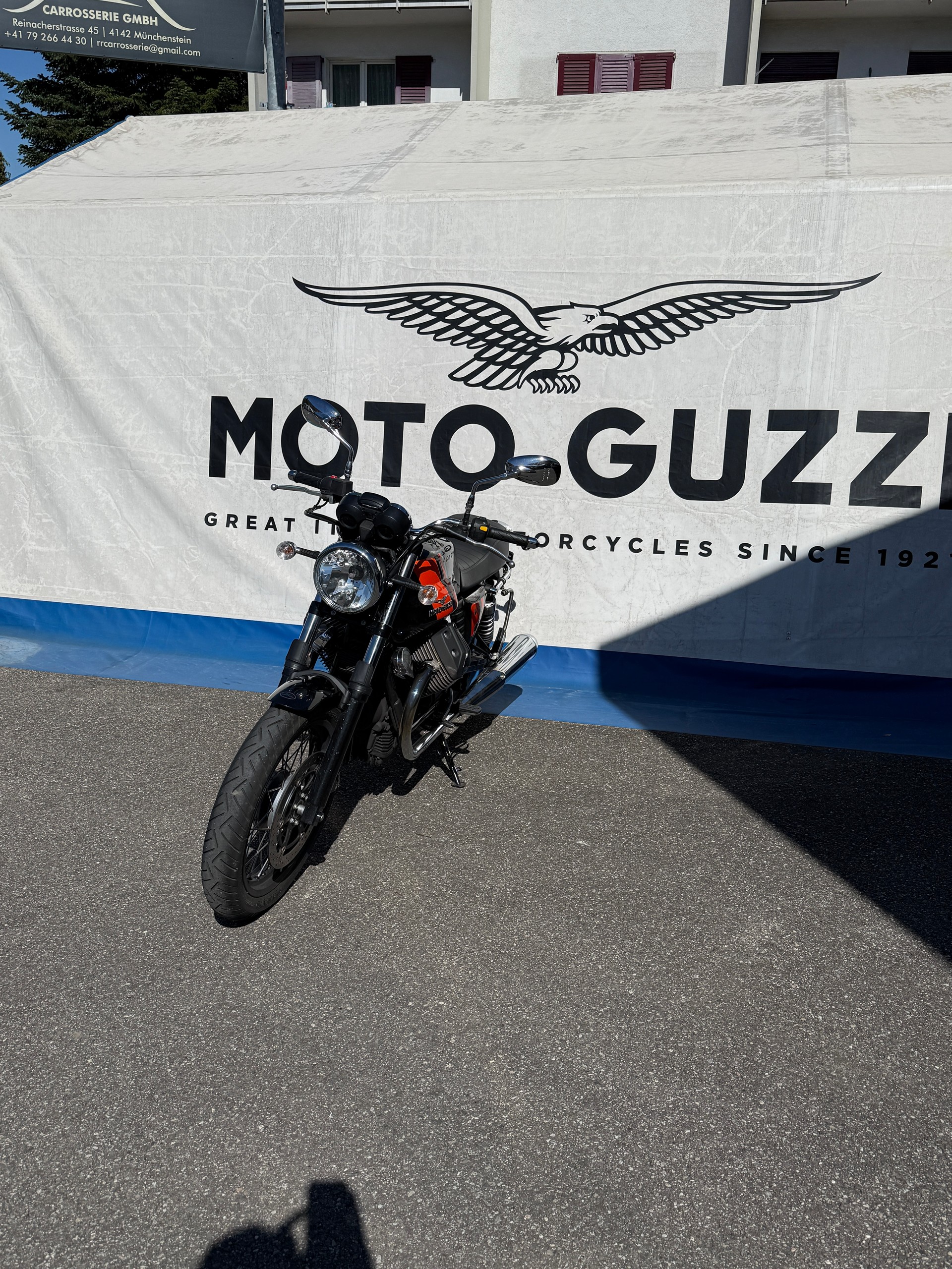 MOTO GUZZI V7 Special 750-showroom-element-3