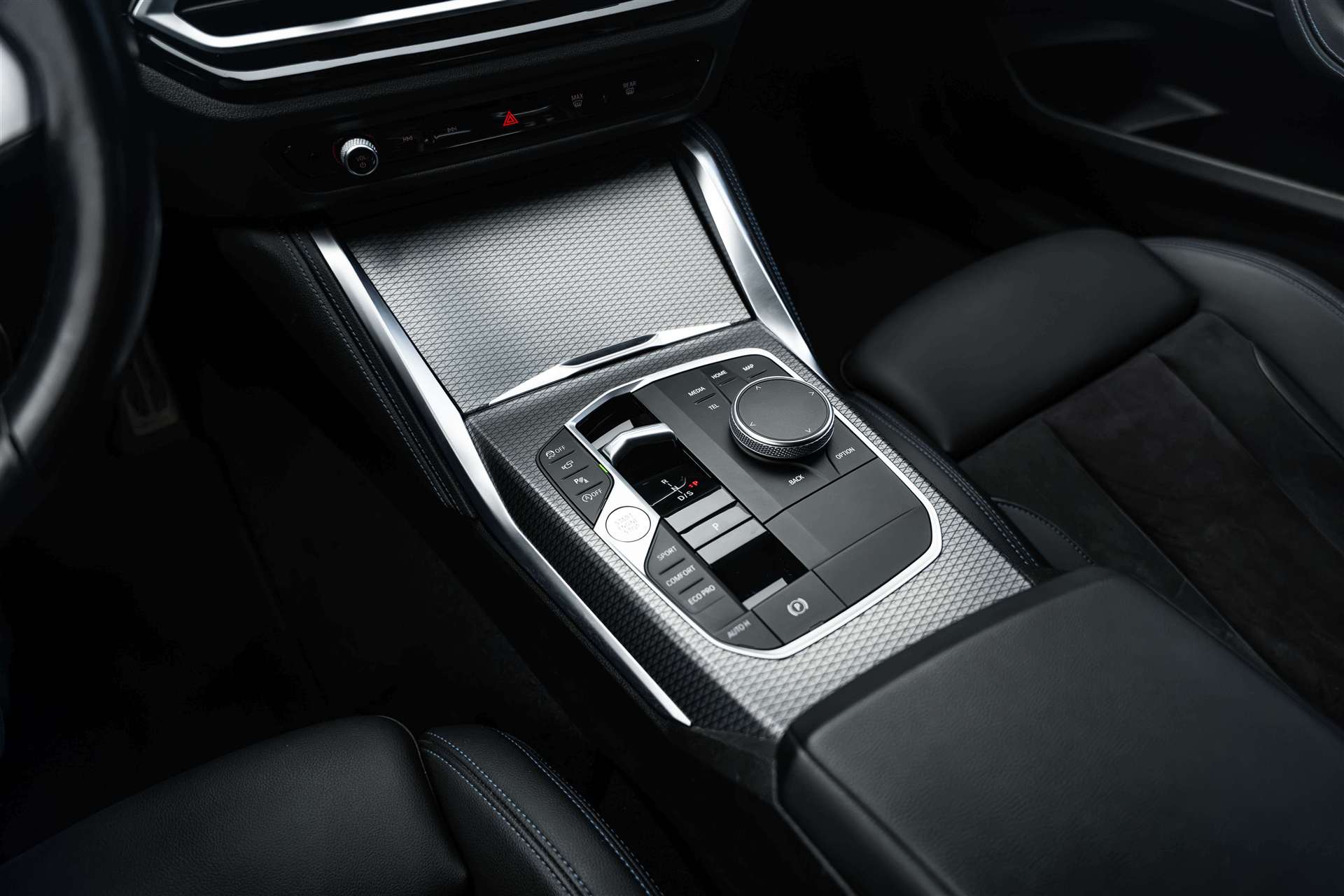 BMW BMW M240i xDrive Steptronic CH-Fahrzeug! Thundernight Metallic!-image-26