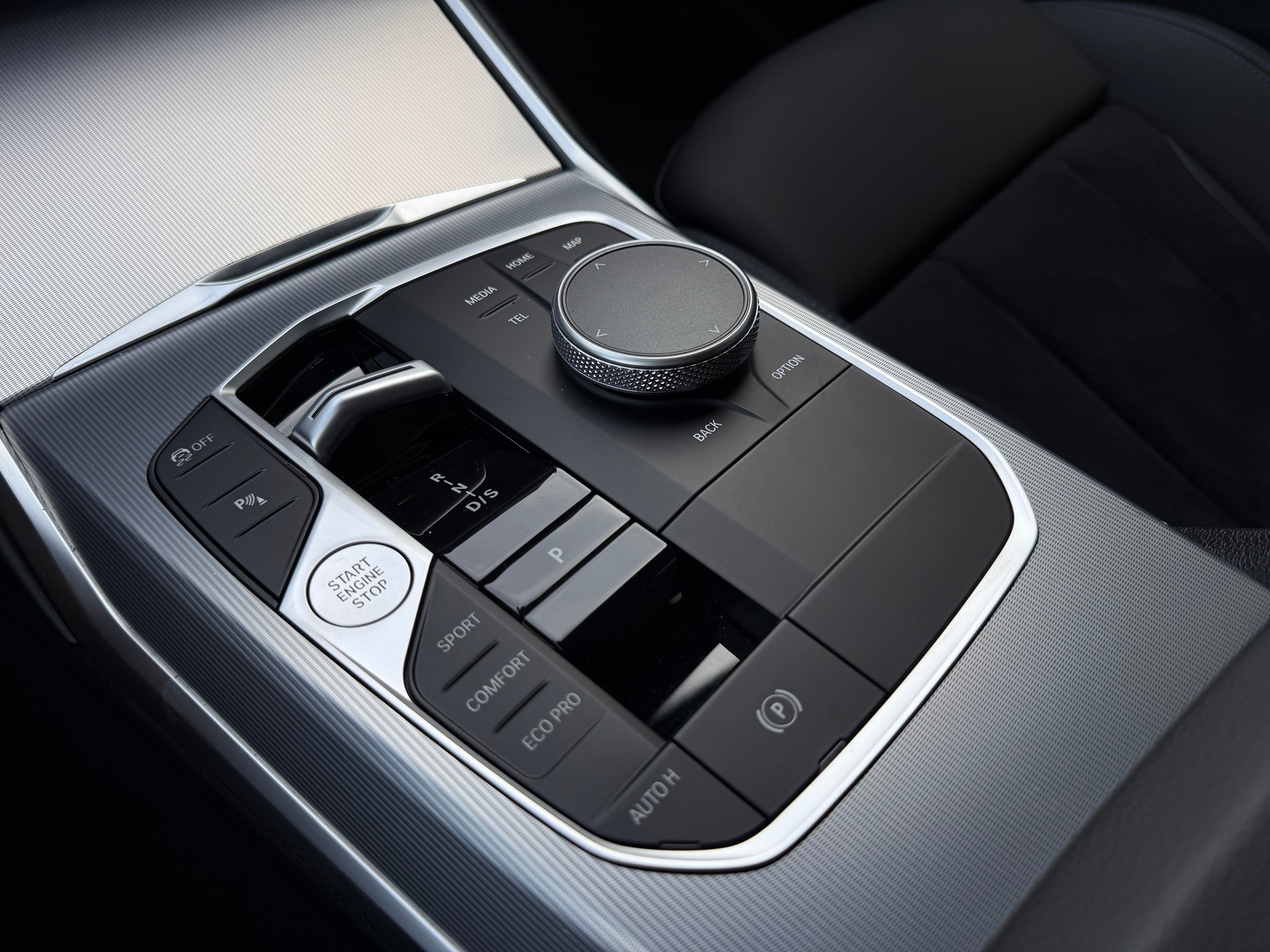 BMW 320d xDrive 48V Touring Steptronic M Sport-image-26