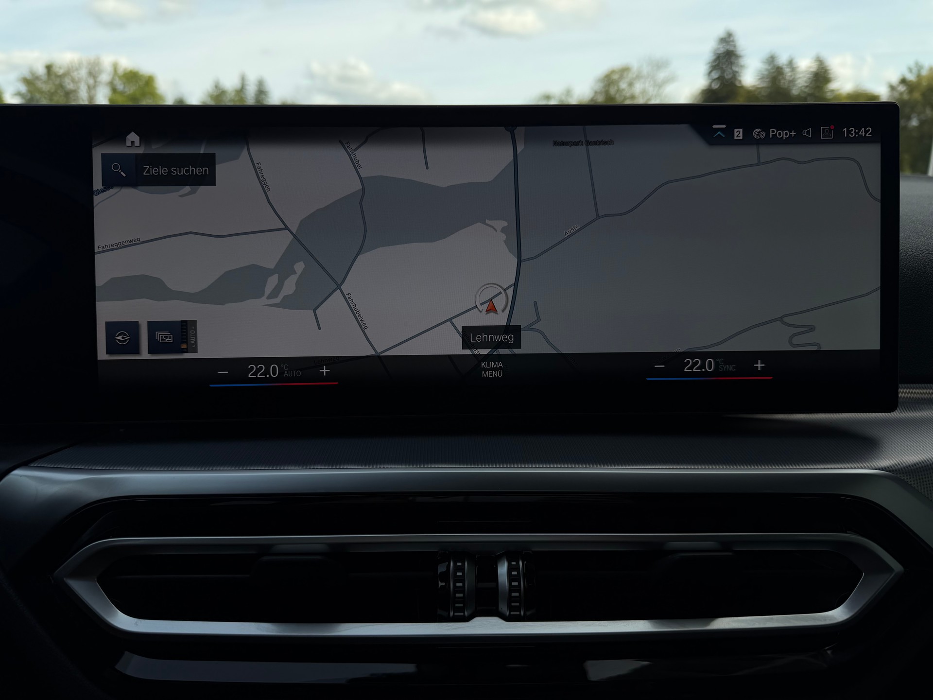 BMW 320d xDrive 48V Touring Steptronic M Sport-image-22