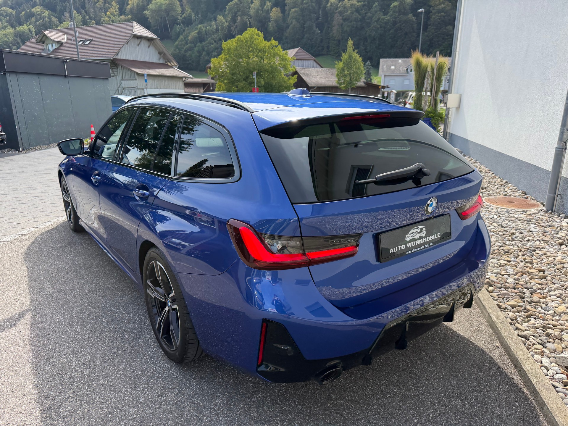 BMW 320d xDrive 48V Touring Steptronic M Sport-image-14
