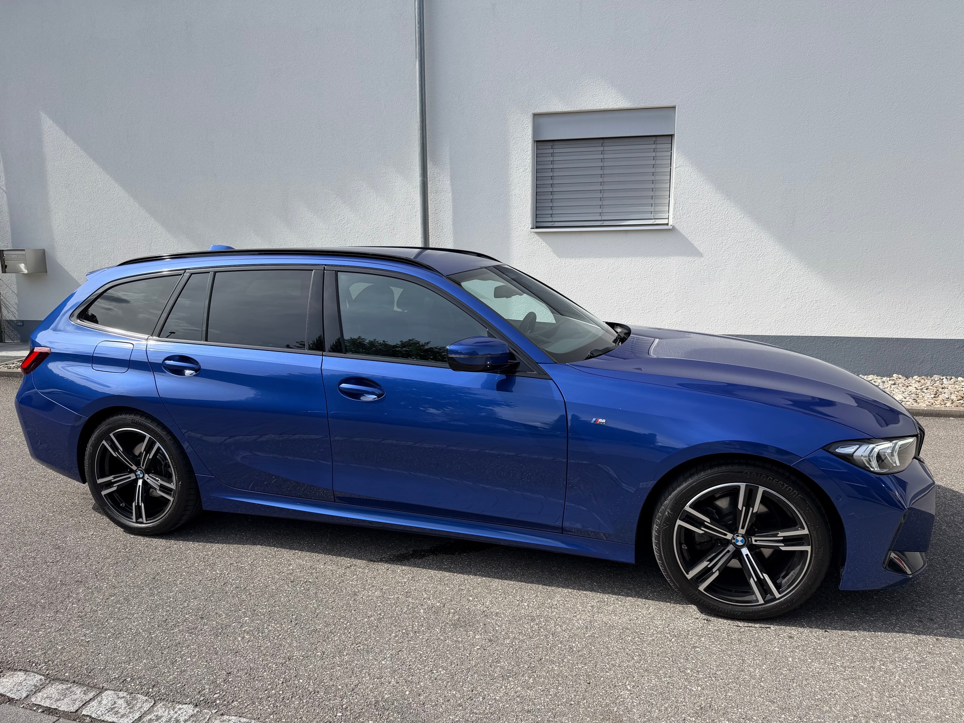 BMW 320d xDrive 48V Touring Steptronic M Sport-image-3