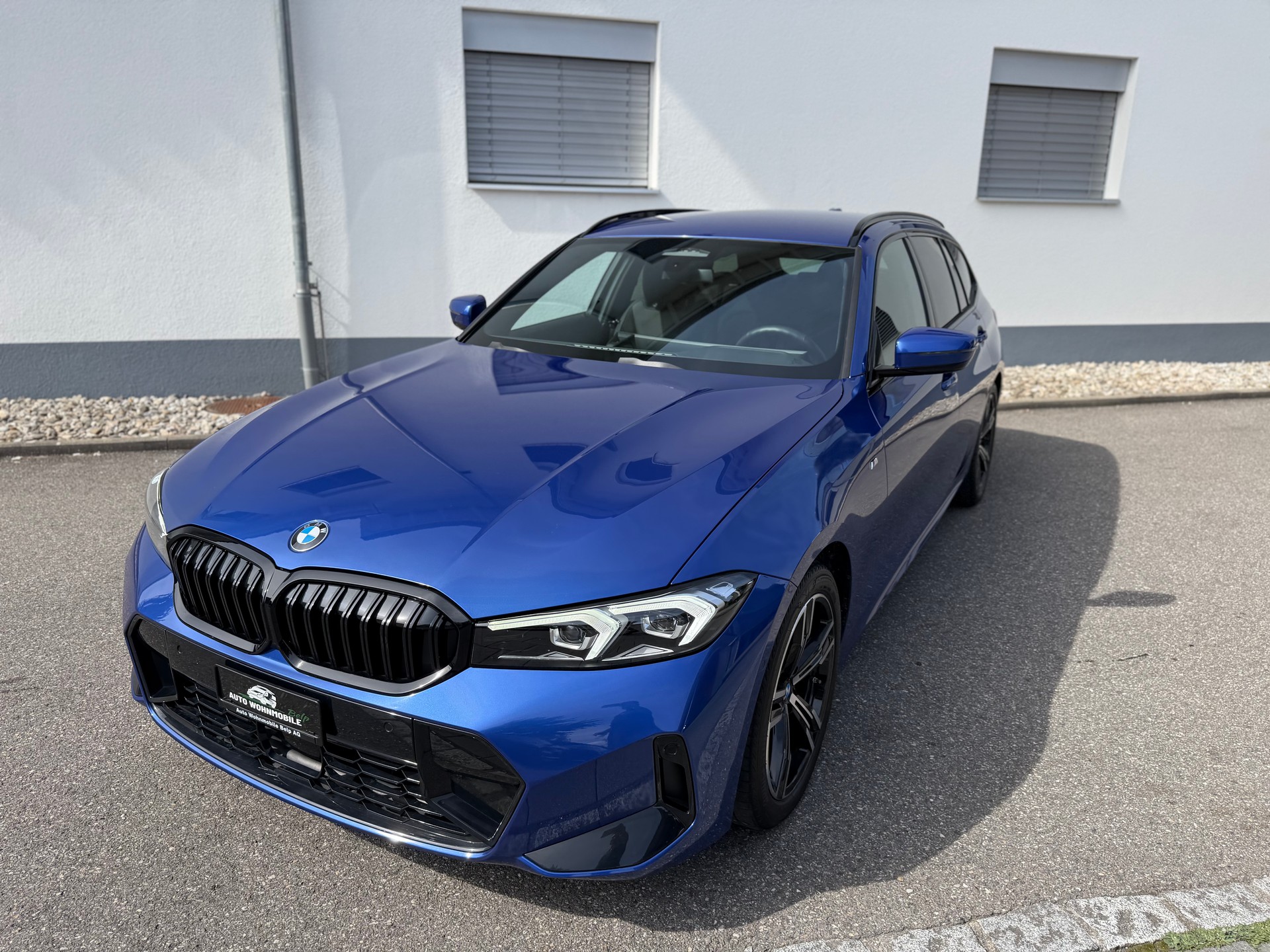 BMW 320d xDrive 48V Touring Steptronic M Sport-image-9
