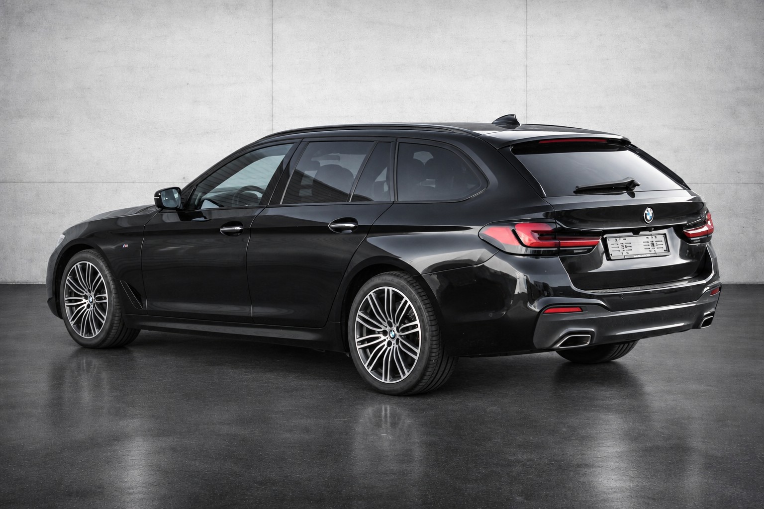 BMW 530d xDrive Touring Steptronic-image-5