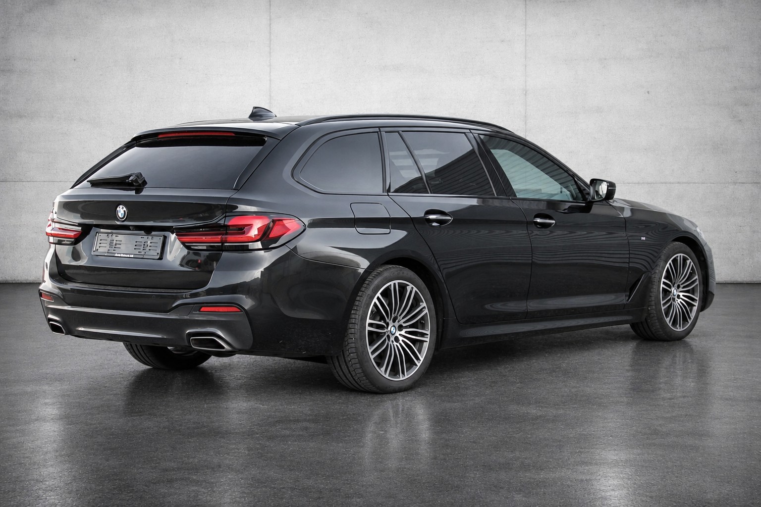 BMW 530d xDrive Touring Steptronic-image-3