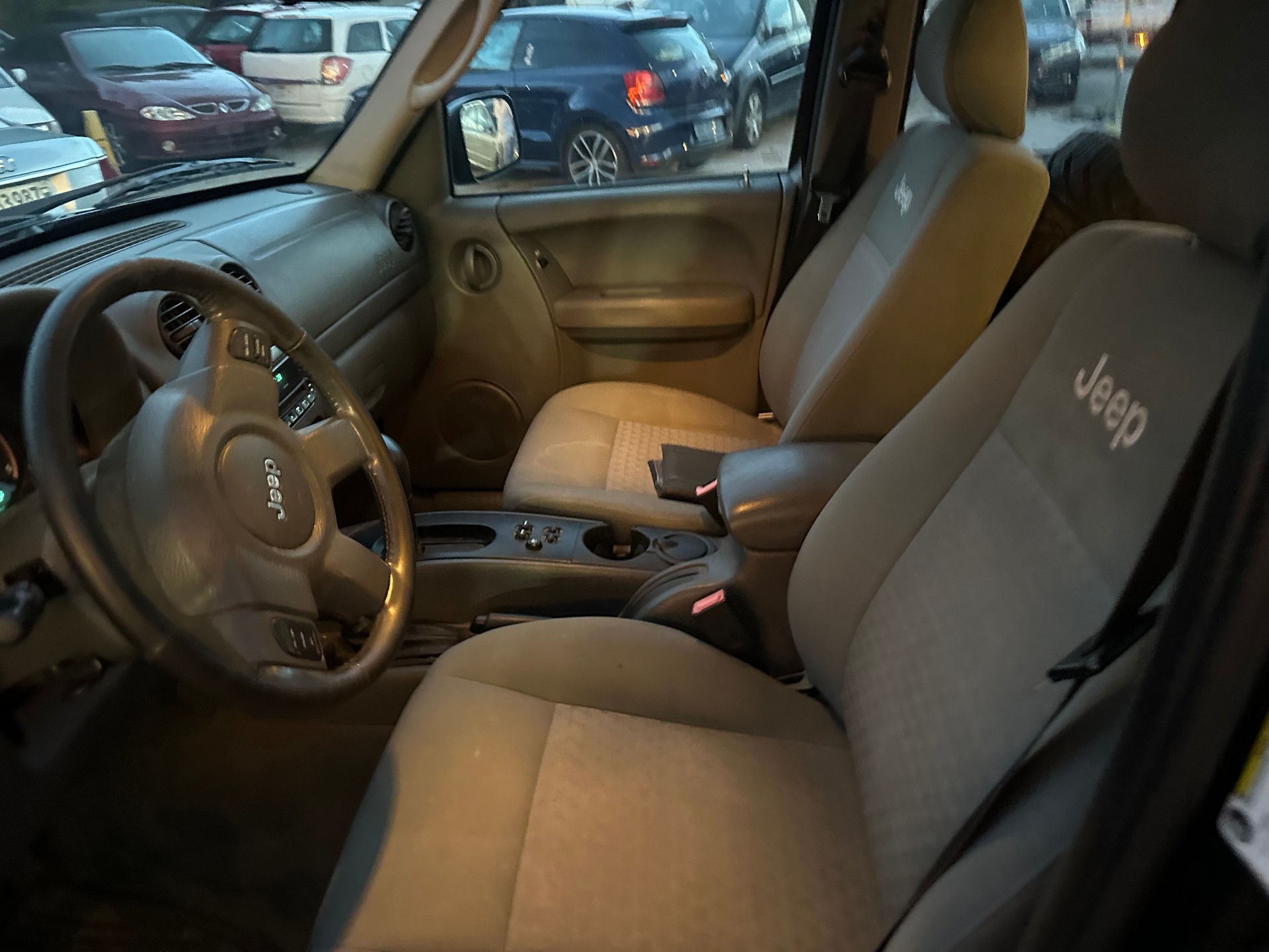 JEEP Cherokee 2.8 CRD 65th Anniversary Edition-image-15