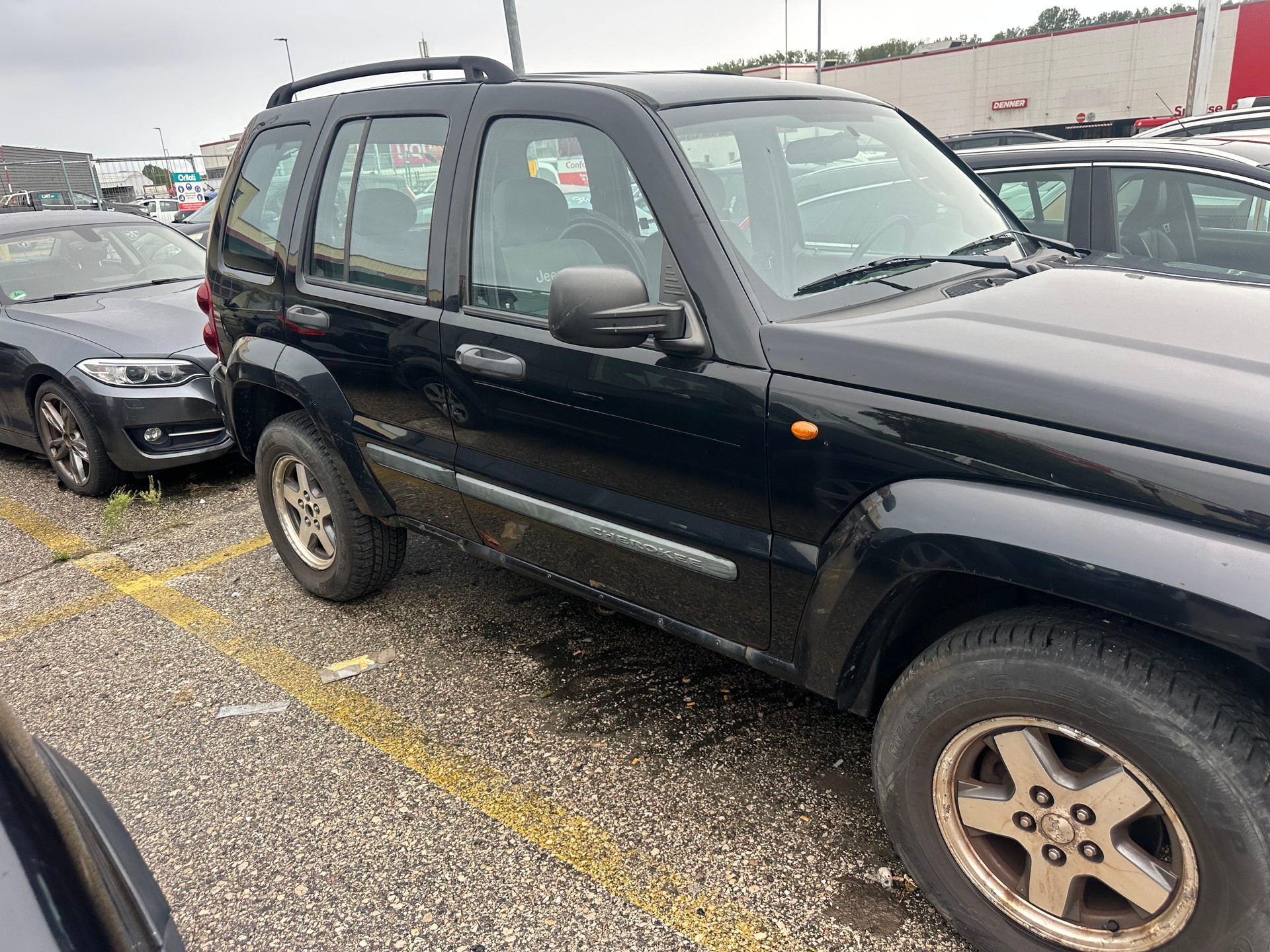 JEEP Cherokee 2.8 CRD 65th Anniversary Edition-image-7