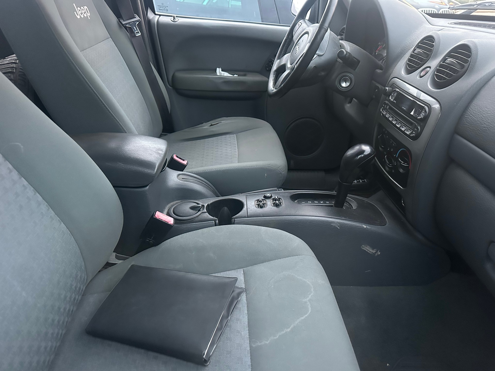 JEEP Cherokee 2.8 CRD 65th Anniversary Edition-image-6