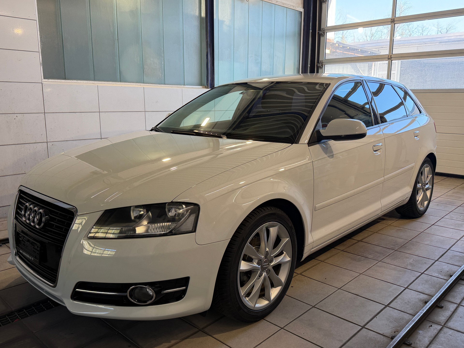 AUDI A3 Sportback 1.6 TDI Ambition-image-0