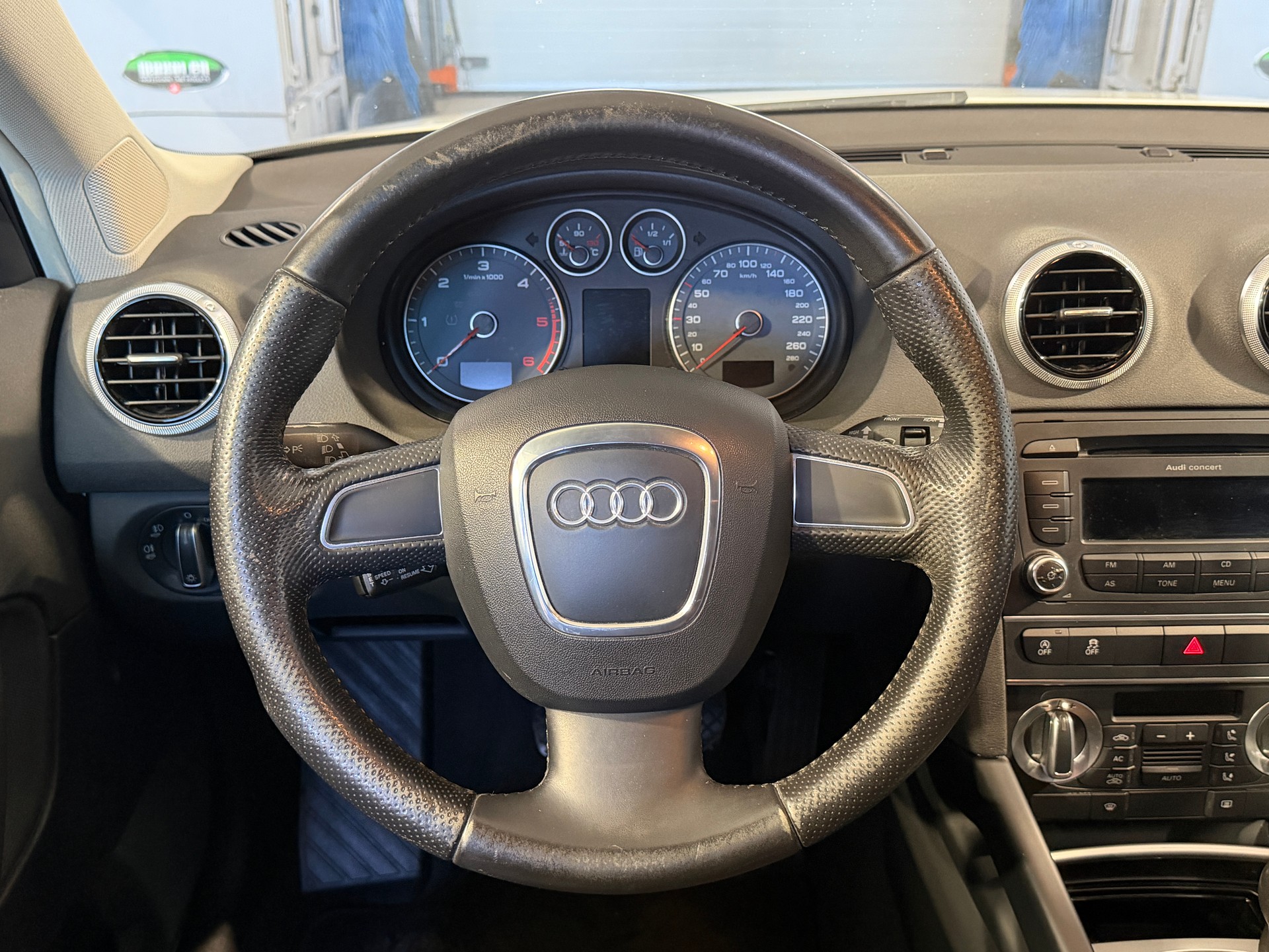 AUDI A3 Sportback 1.6 TDI Ambition-image-10