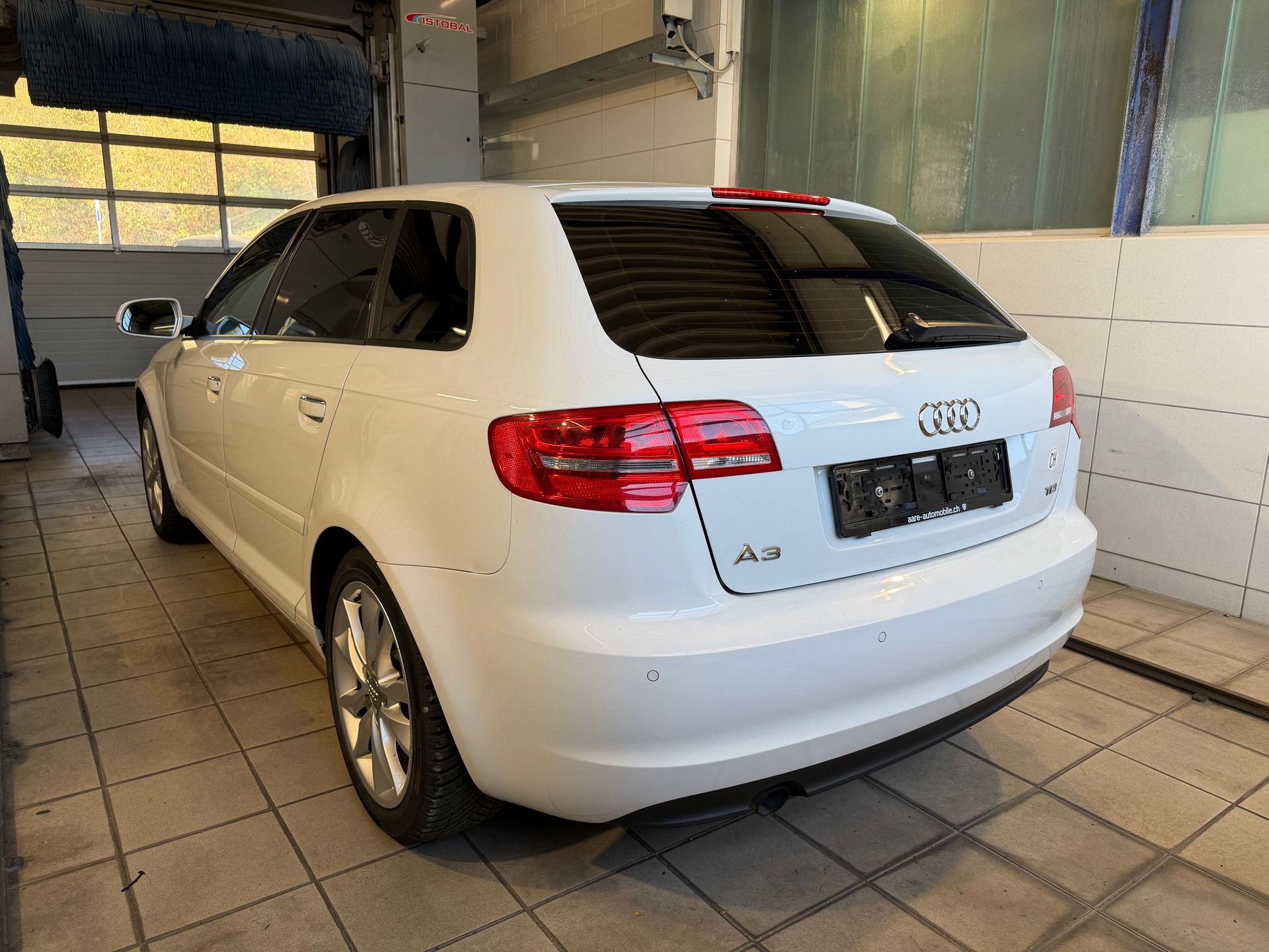 AUDI A3 Sportback 1.6 TDI Ambition-image-5
