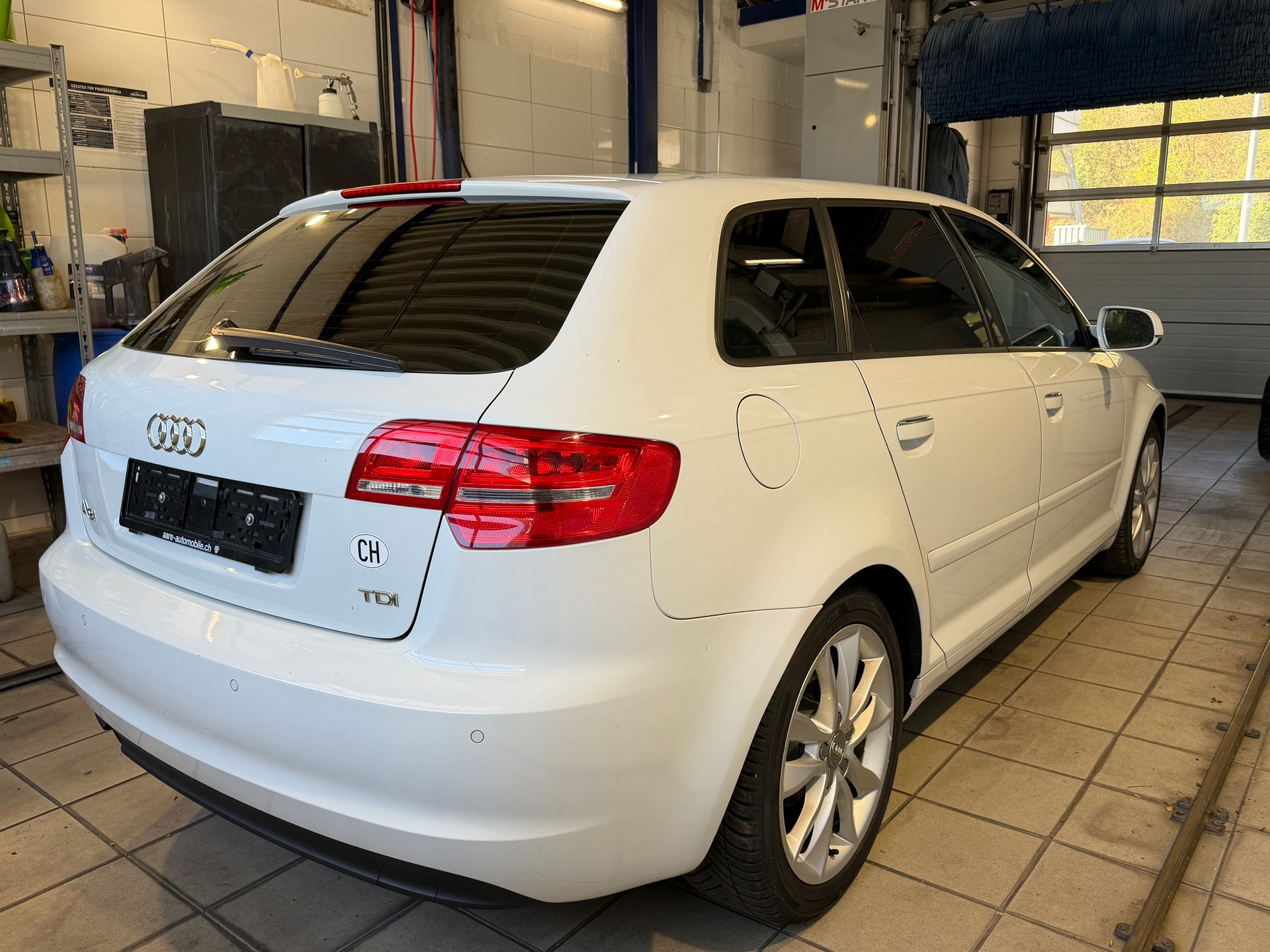 AUDI A3 Sportback 1.6 TDI Ambition-image-3