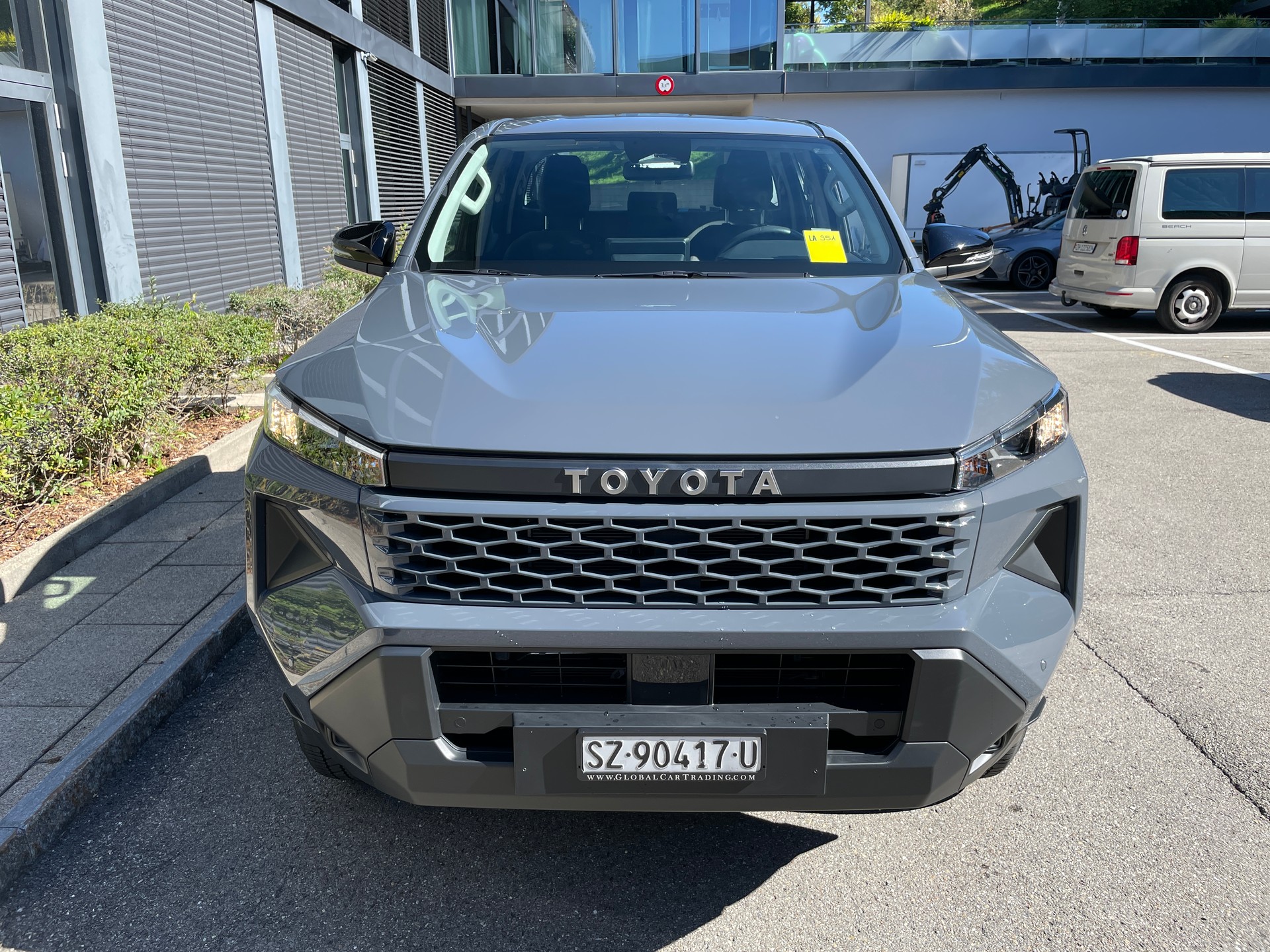 TOYOTA Hilux 2.8d MHEV Active Double Cab 4x4 mit AHK-image-7