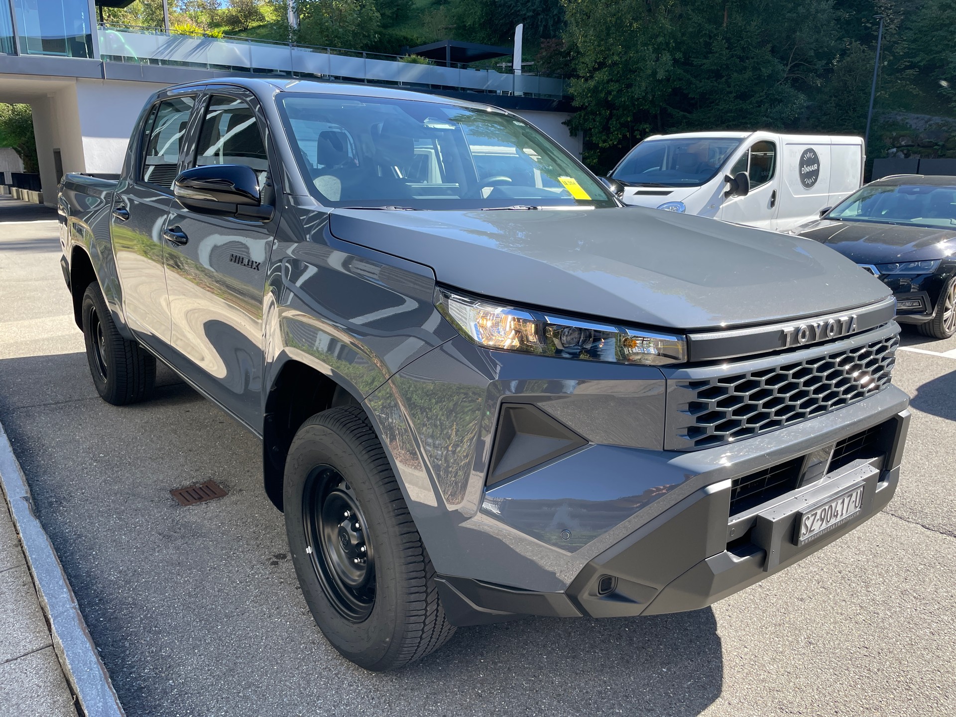 TOYOTA Hilux 2.8d MHEV Active Double Cab 4x4 mit AHK-image-6