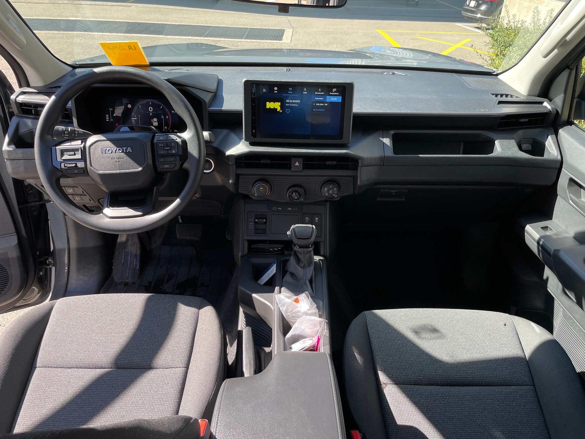 TOYOTA Hilux 2.8d MHEV Active Double Cab 4x4 mit AHK-image-16