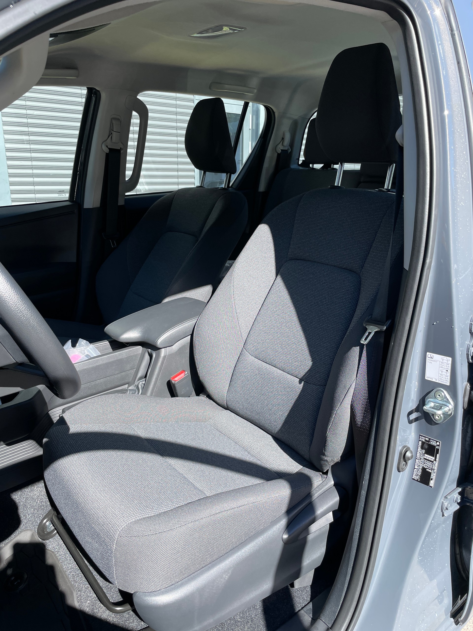 TOYOTA Hilux 2.8d MHEV Active Double Cab 4x4 mit AHK-image-12