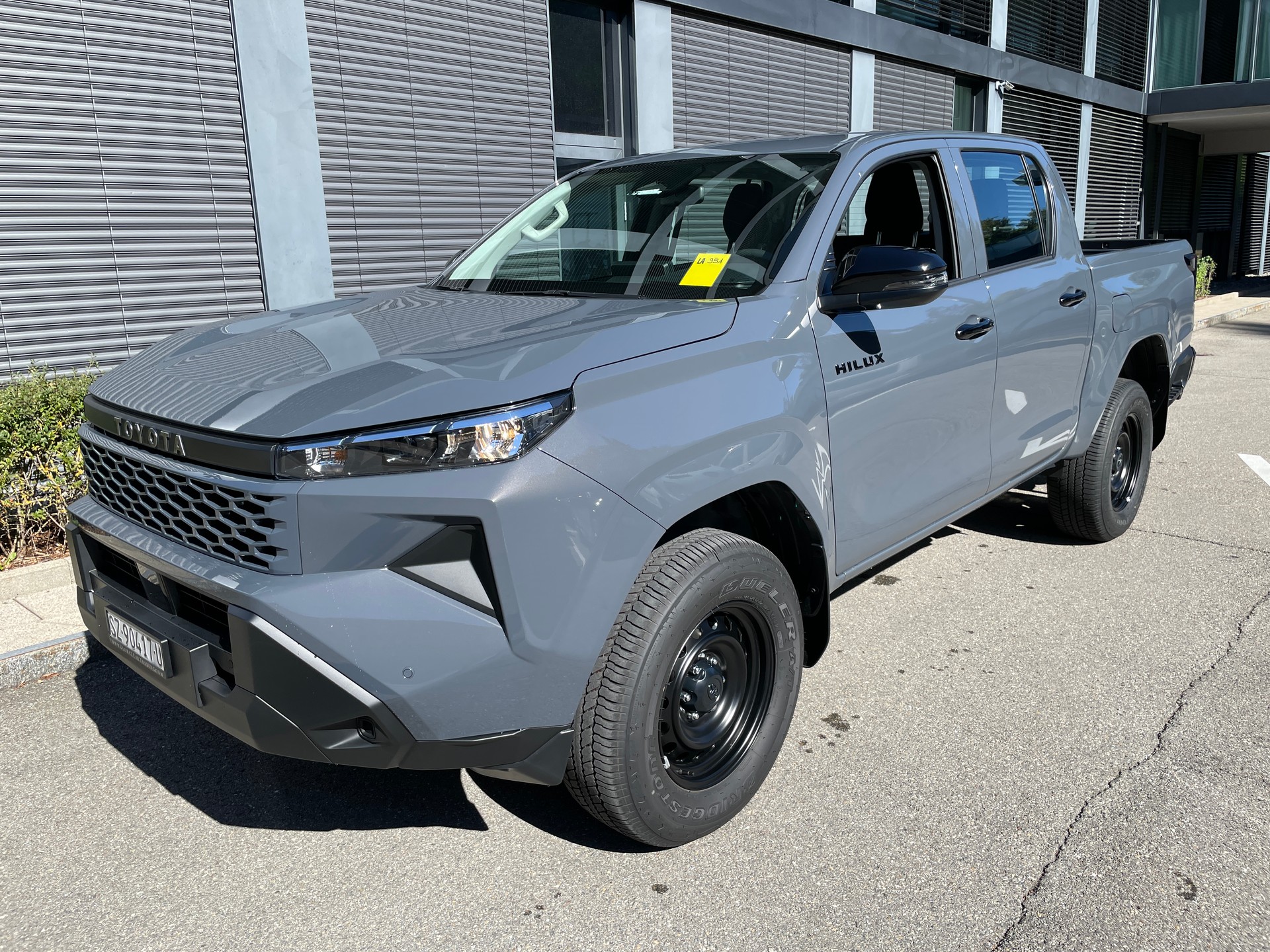 TOYOTA Hilux 2.8d MHEV Active Double Cab 4x4 mit AHK-image-0