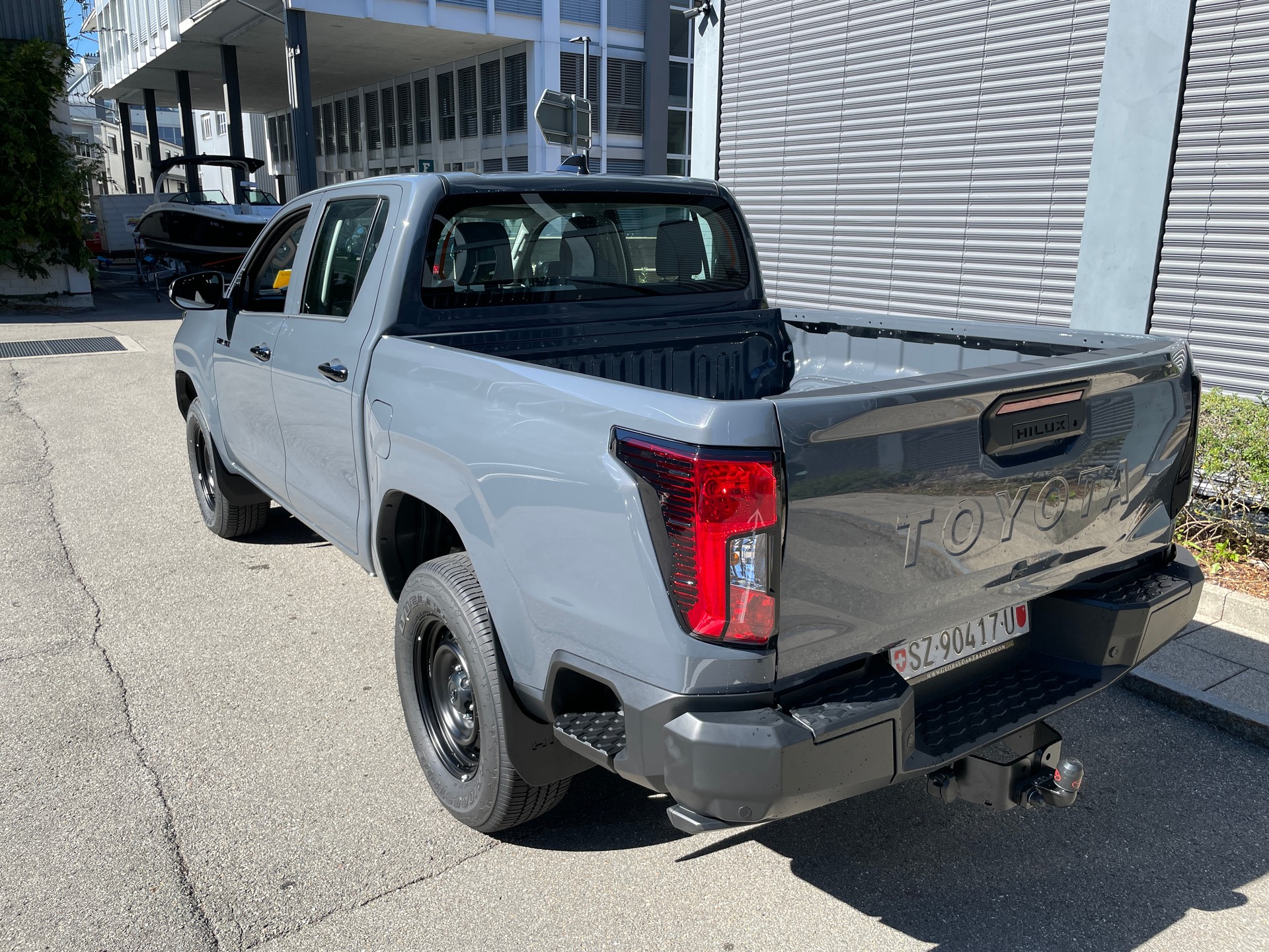 TOYOTA Hilux 2.8d MHEV Active Double Cab 4x4 mit AHK-image-2