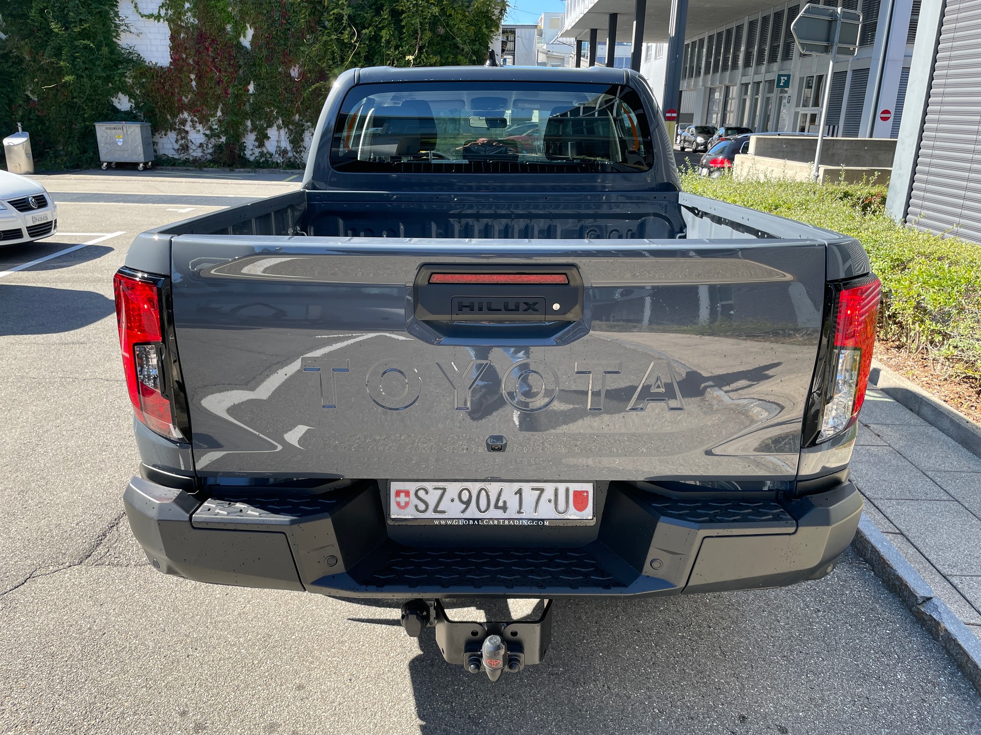 TOYOTA Hilux 2.8d MHEV Active Double Cab 4x4 mit AHK-image-3