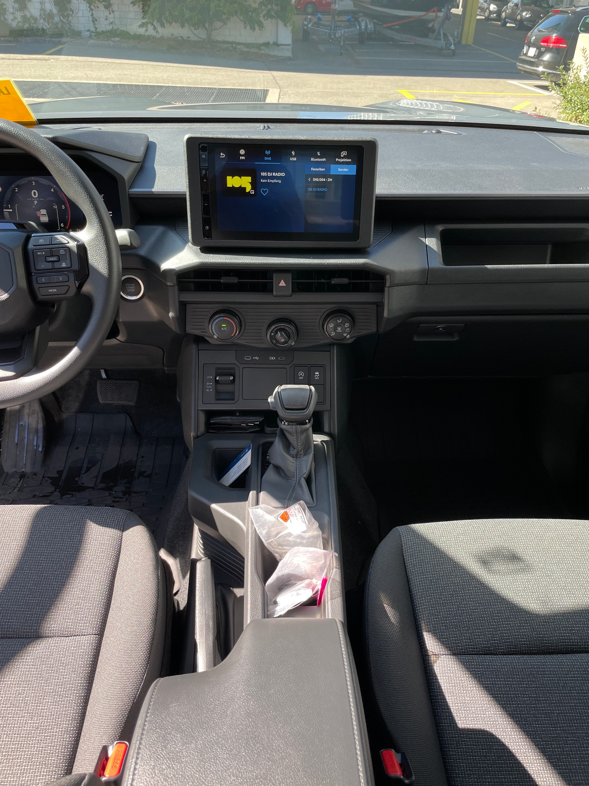 TOYOTA Hilux 2.8d MHEV Active Double Cab 4x4 mit AHK-image-15