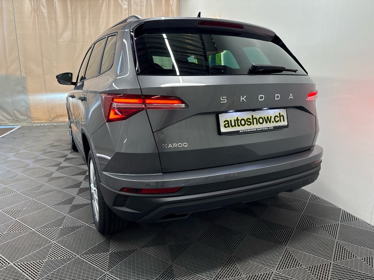 SKODA Karoq 1.5 TSI Selection DSG-image-13