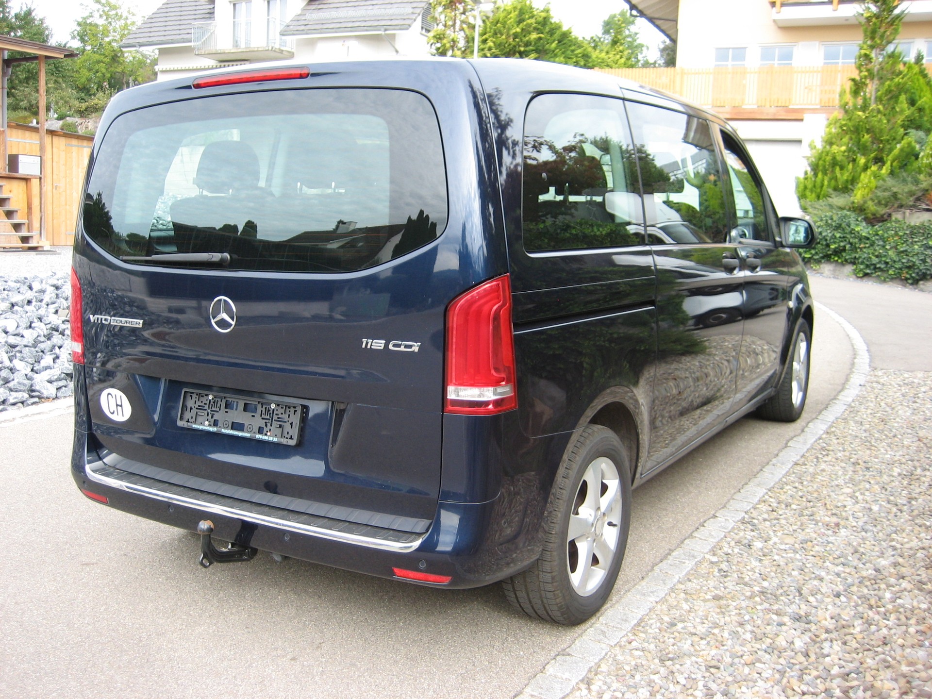 MERCEDES-BENZ 119-image-2
