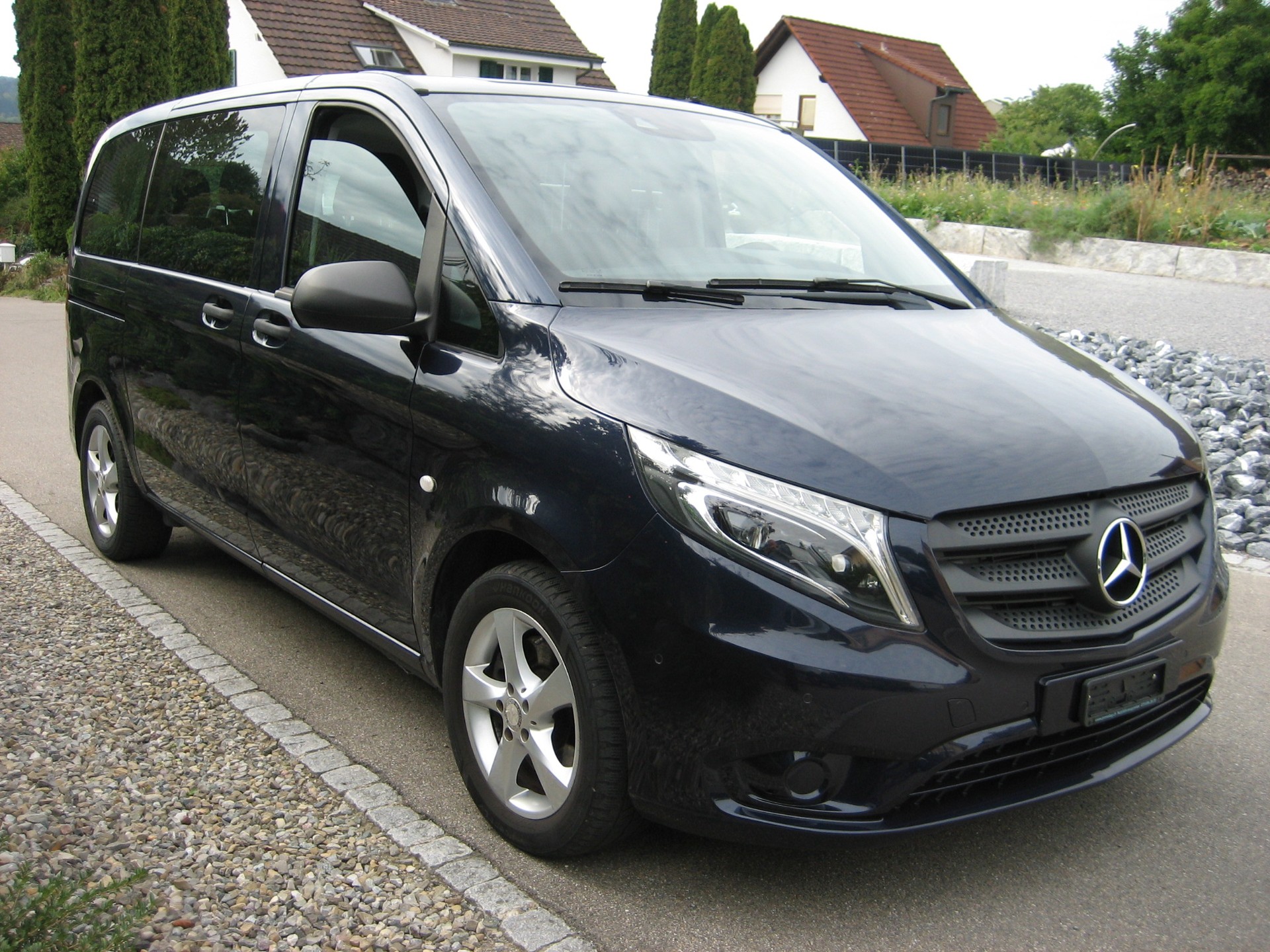 MERCEDES-BENZ 119-image-1