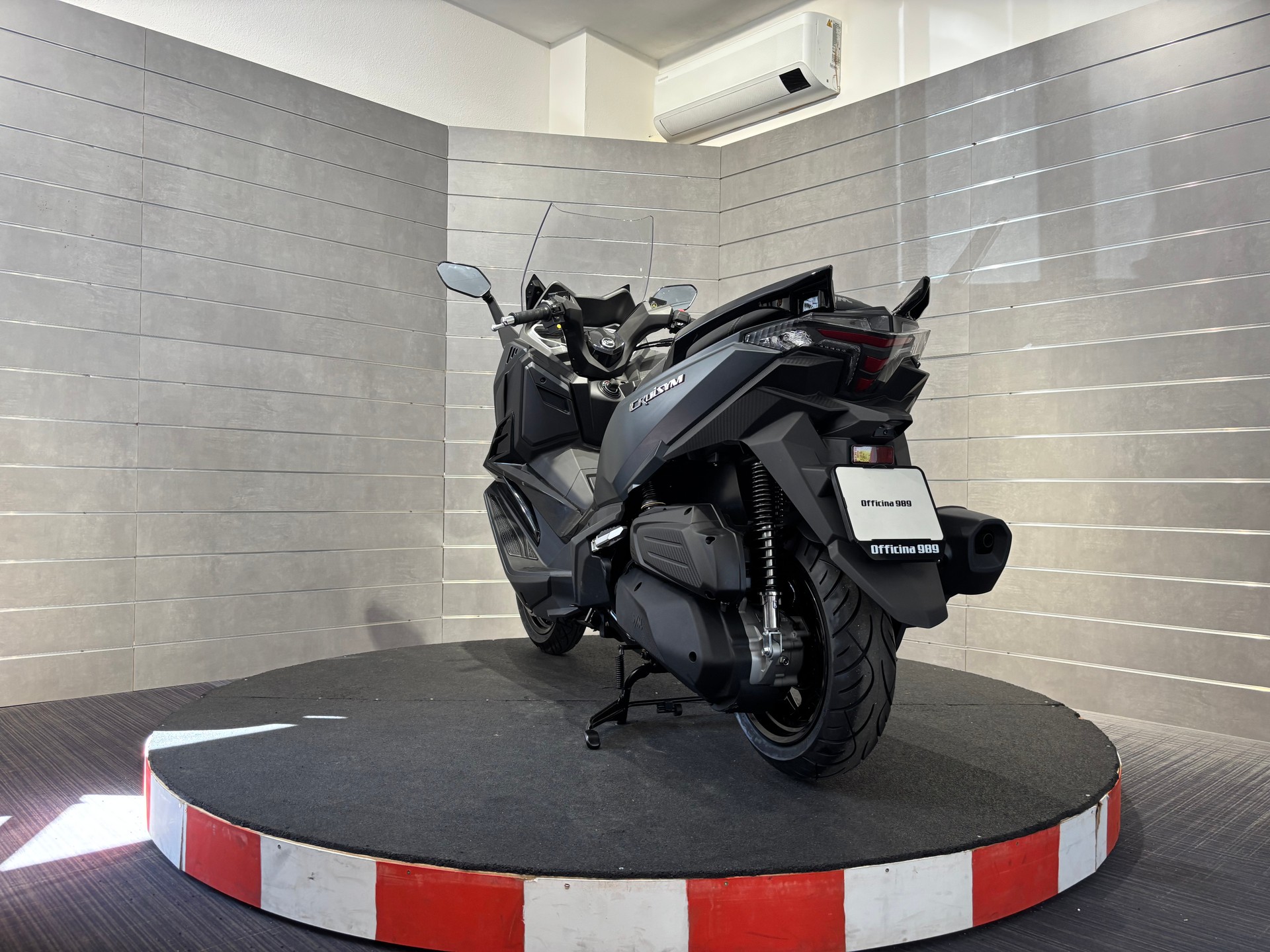 SYM Cruisym 300 i-showroom-element-3