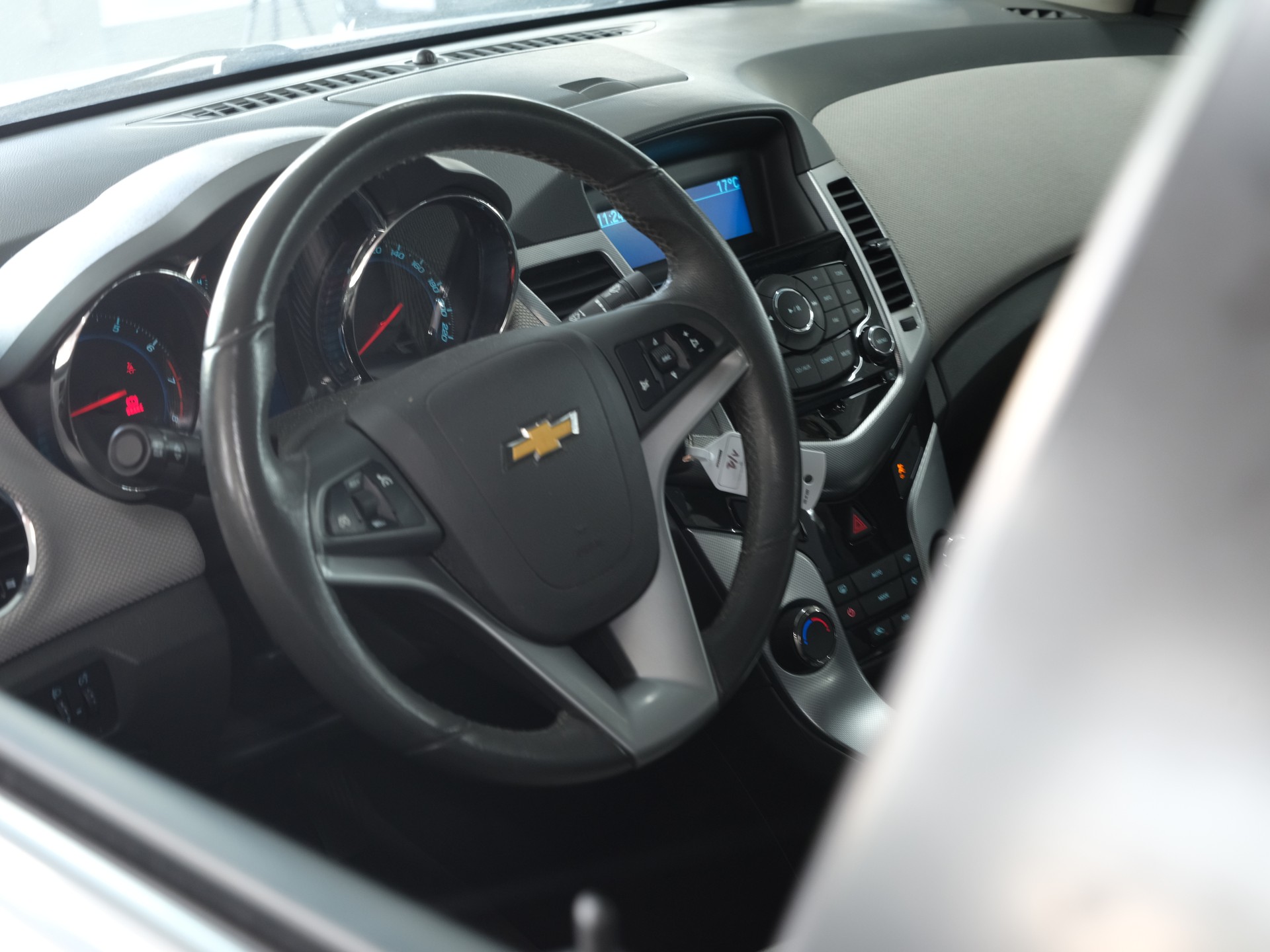 CHEVROLET Cruze 1.8 100 Edition-image-13